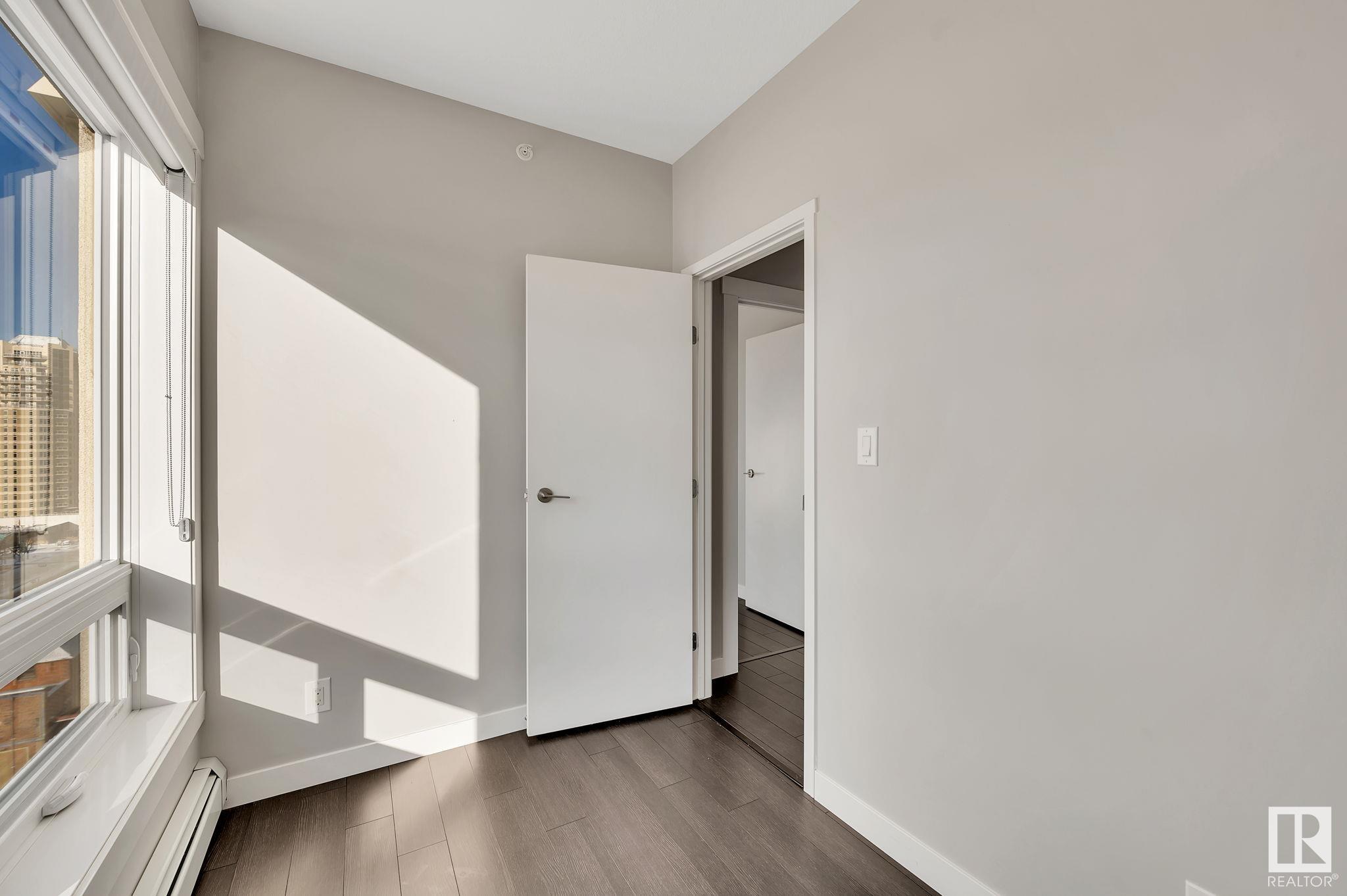      #904 10410 102 AV NW , Edmonton,  ,T5J 0E9 ;  Listing Number: MLS E4420373