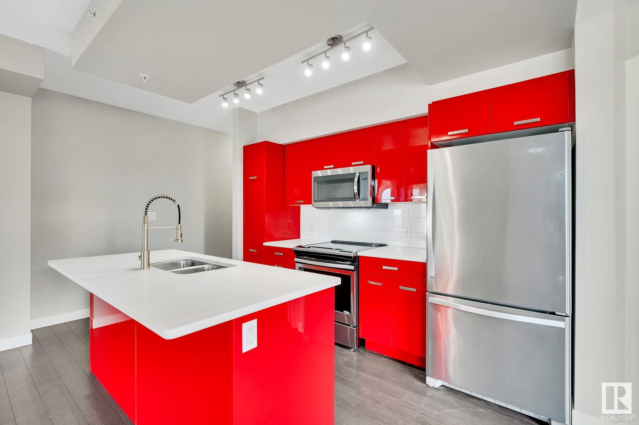      #904 10410 102 AV NW , Edmonton,  ,T5J 0E9 ;  Listing Number: MLS E4420373