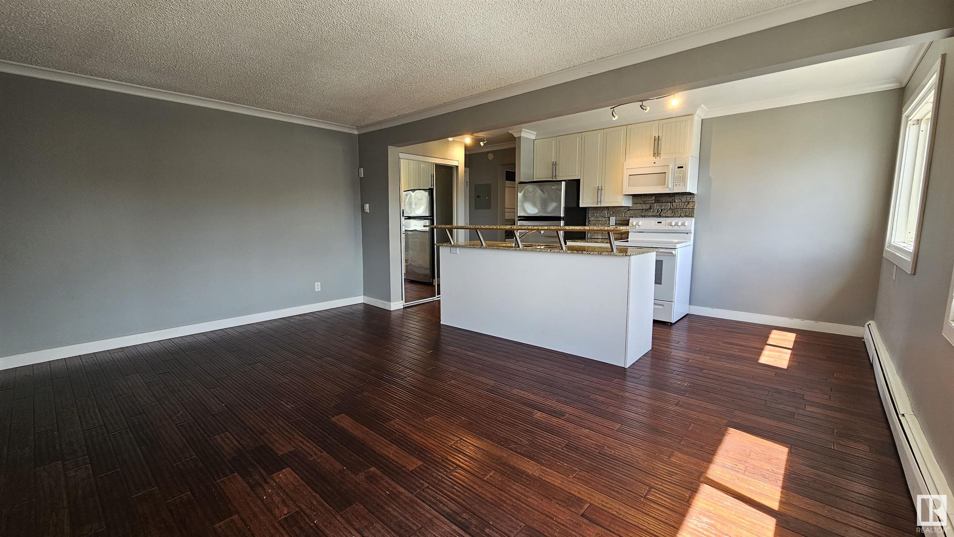      #34 10525 83 AV NW , Edmonton,  ,T6E 2E1 ;  Listing Number: MLS E4420375
