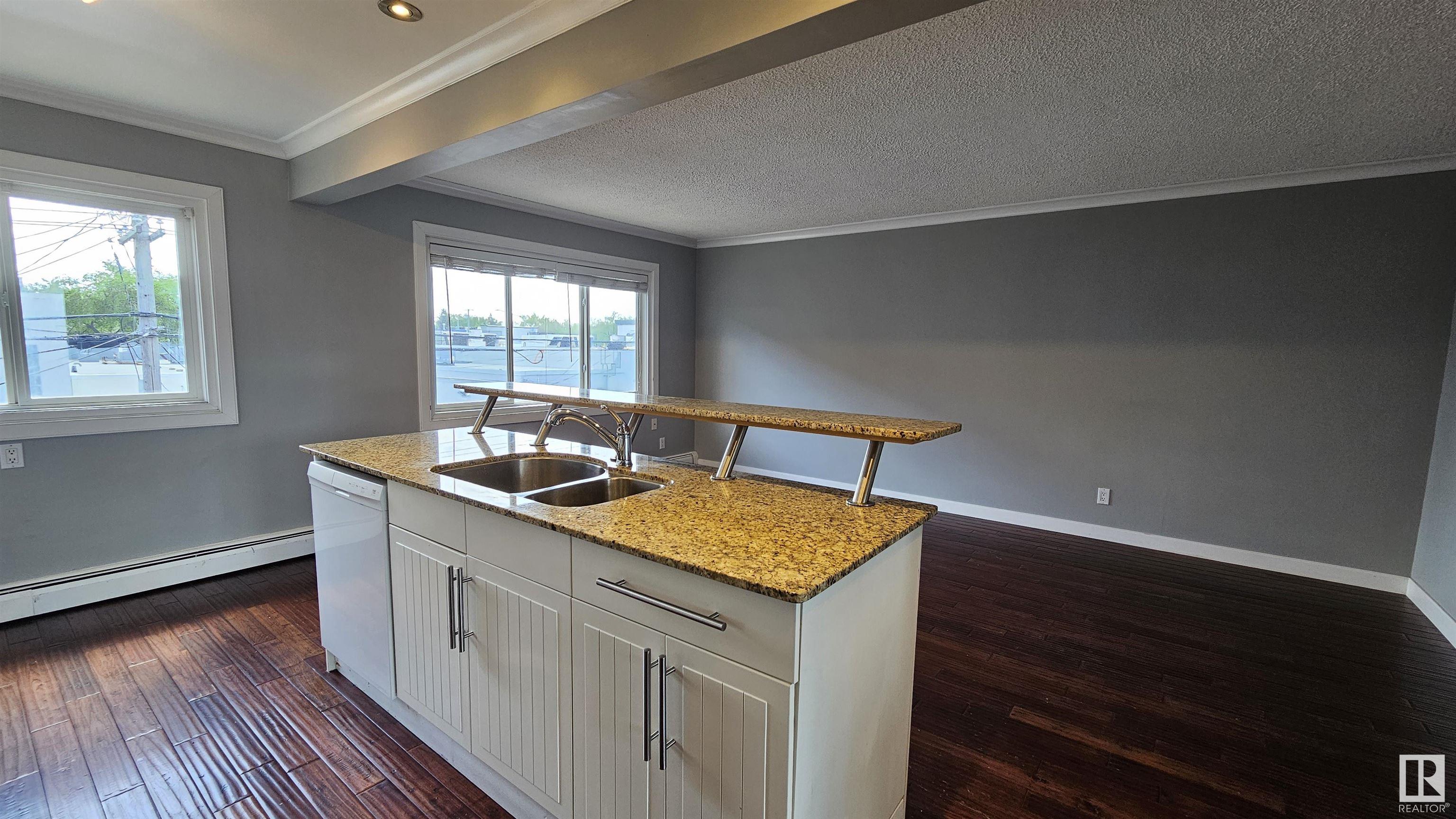      #34 10525 83 AV NW , Edmonton,  ,T6E 2E1 ;  Listing Number: MLS E4420375