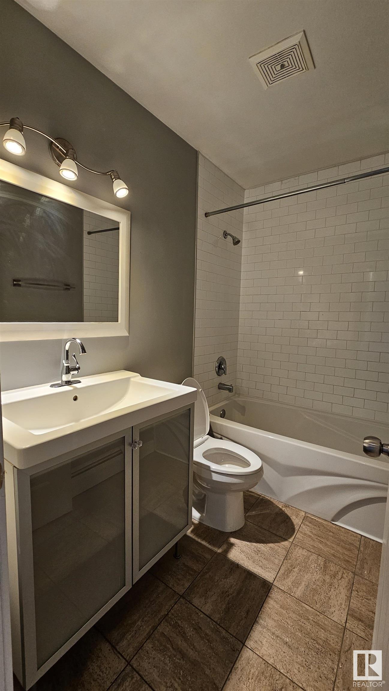      #34 10525 83 AV NW , Edmonton,  ,T6E 2E1 ;  Listing Number: MLS E4420375