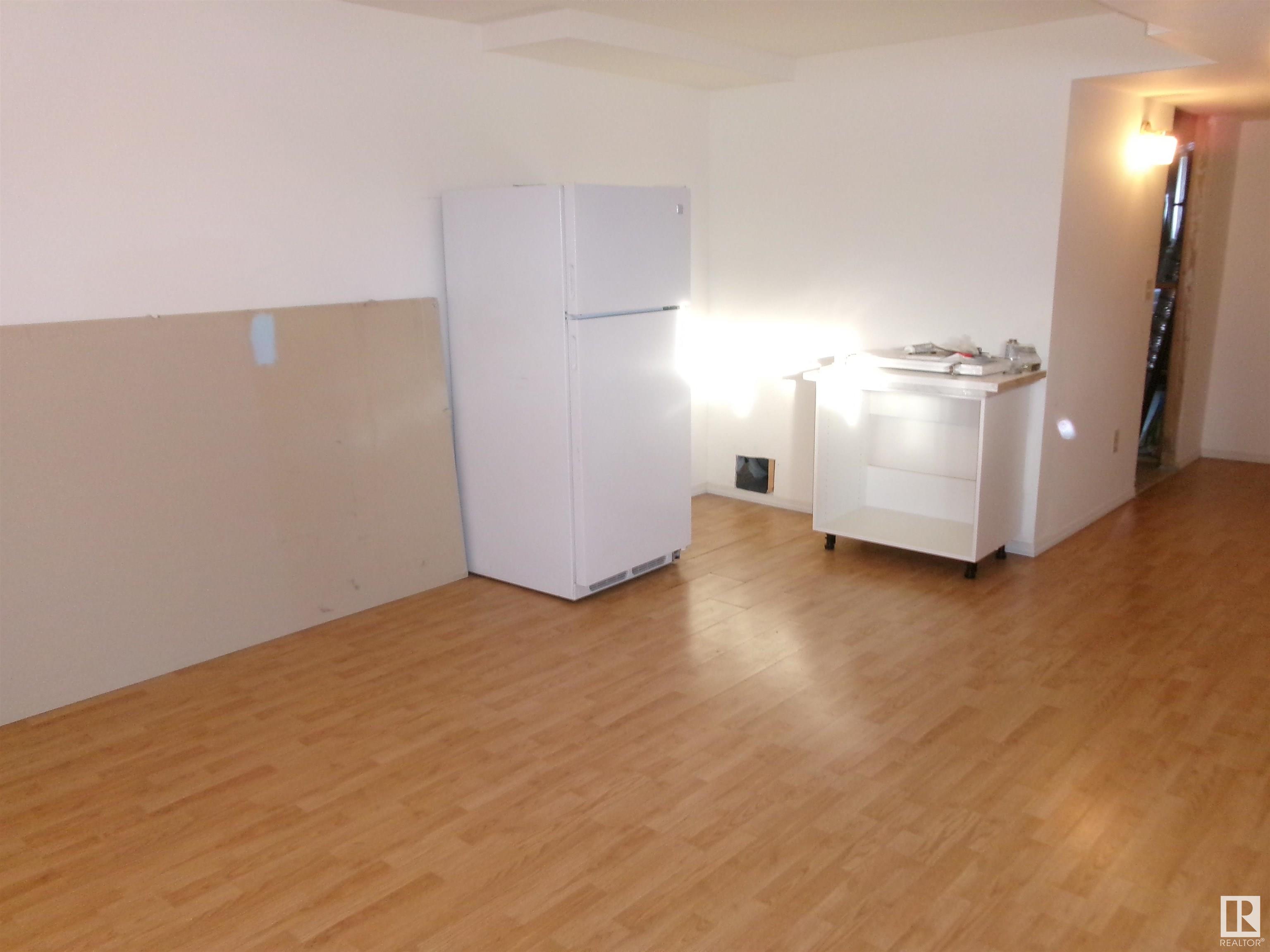      16019 100 ST NW , Edmonton,  ,T5X 5C4 ;  Listing Number: MLS E4420379