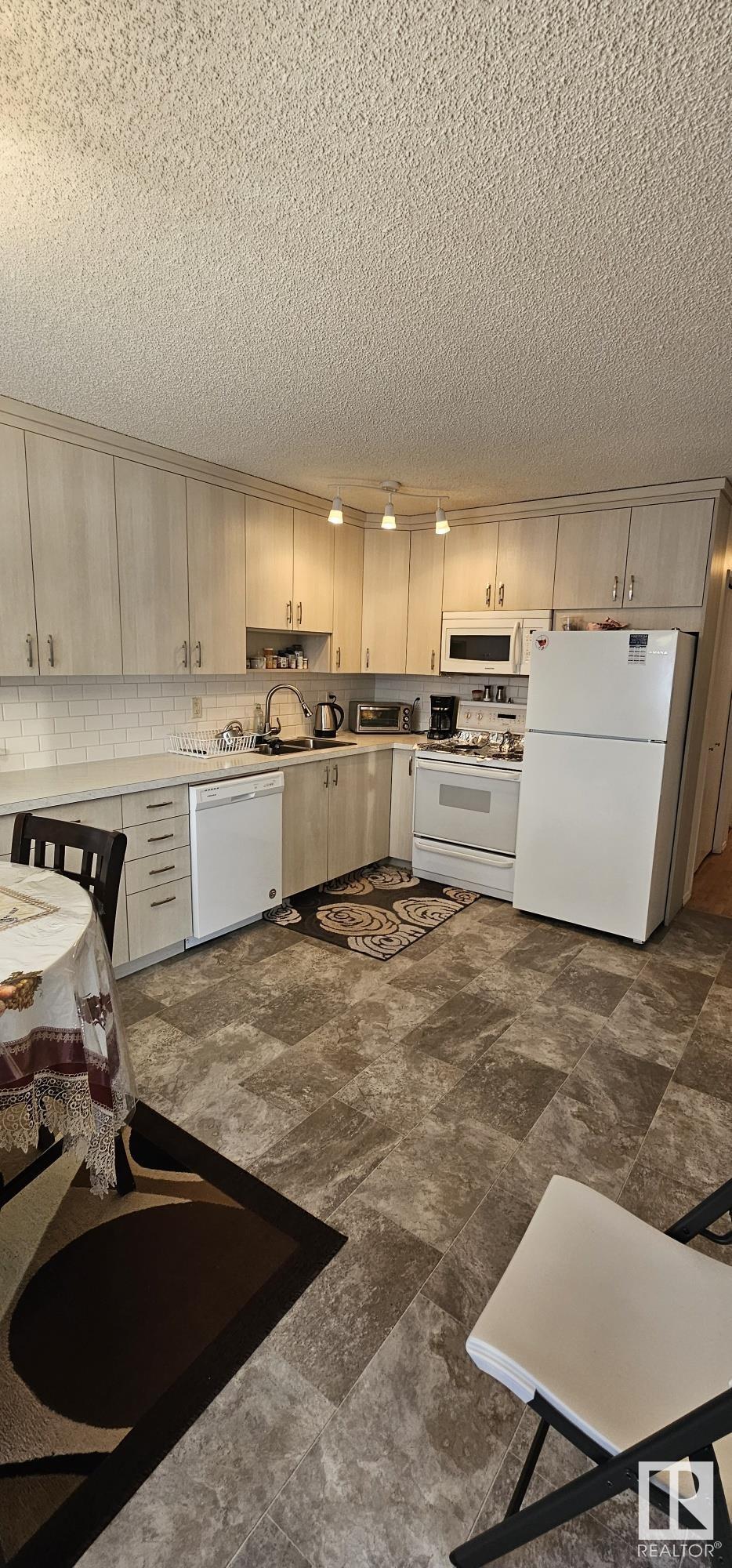      16019 100 ST NW , Edmonton,  ,T5X 5C4 ;  Listing Number: MLS E4420379