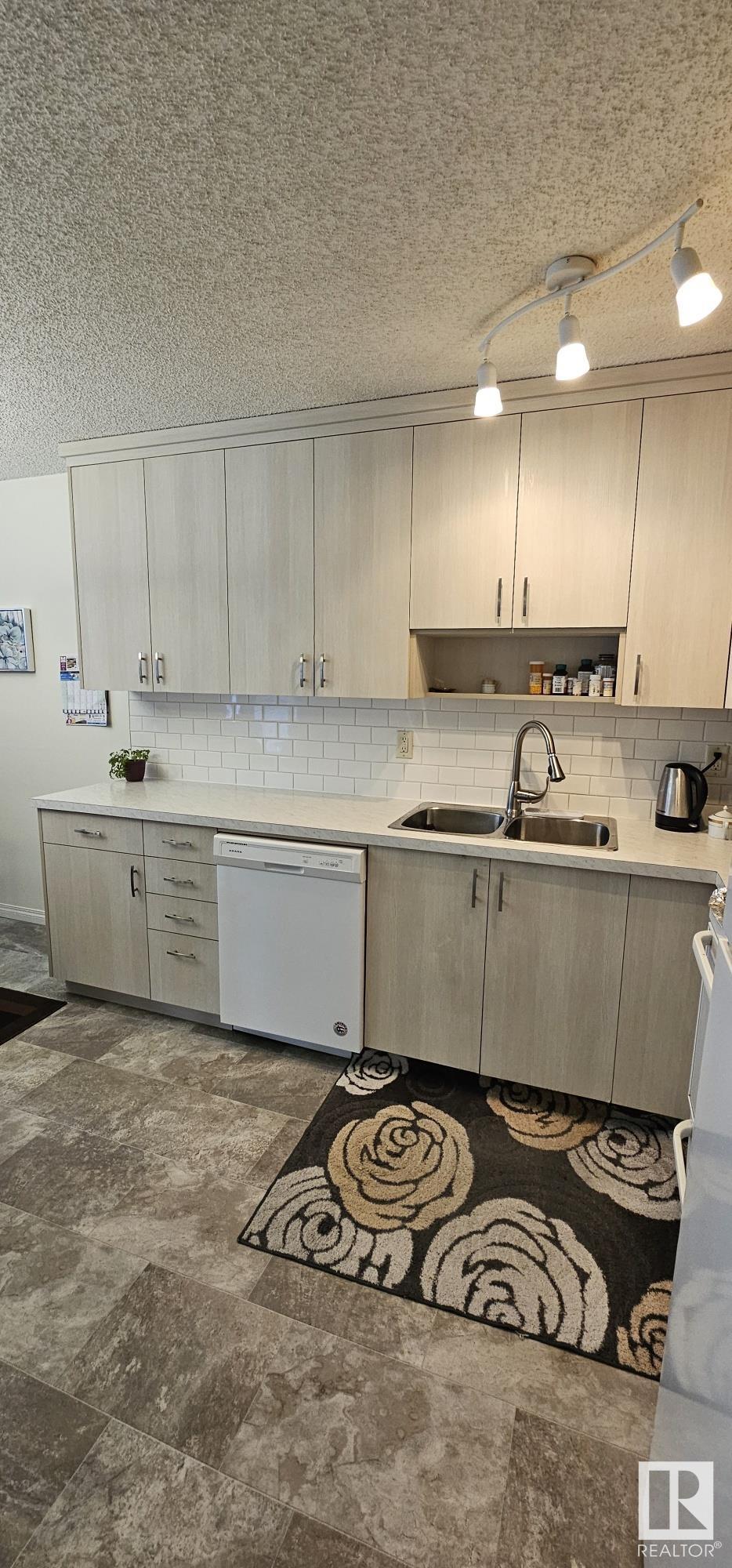      16019 100 ST NW , Edmonton,  ,T5X 5C4 ;  Listing Number: MLS E4420379