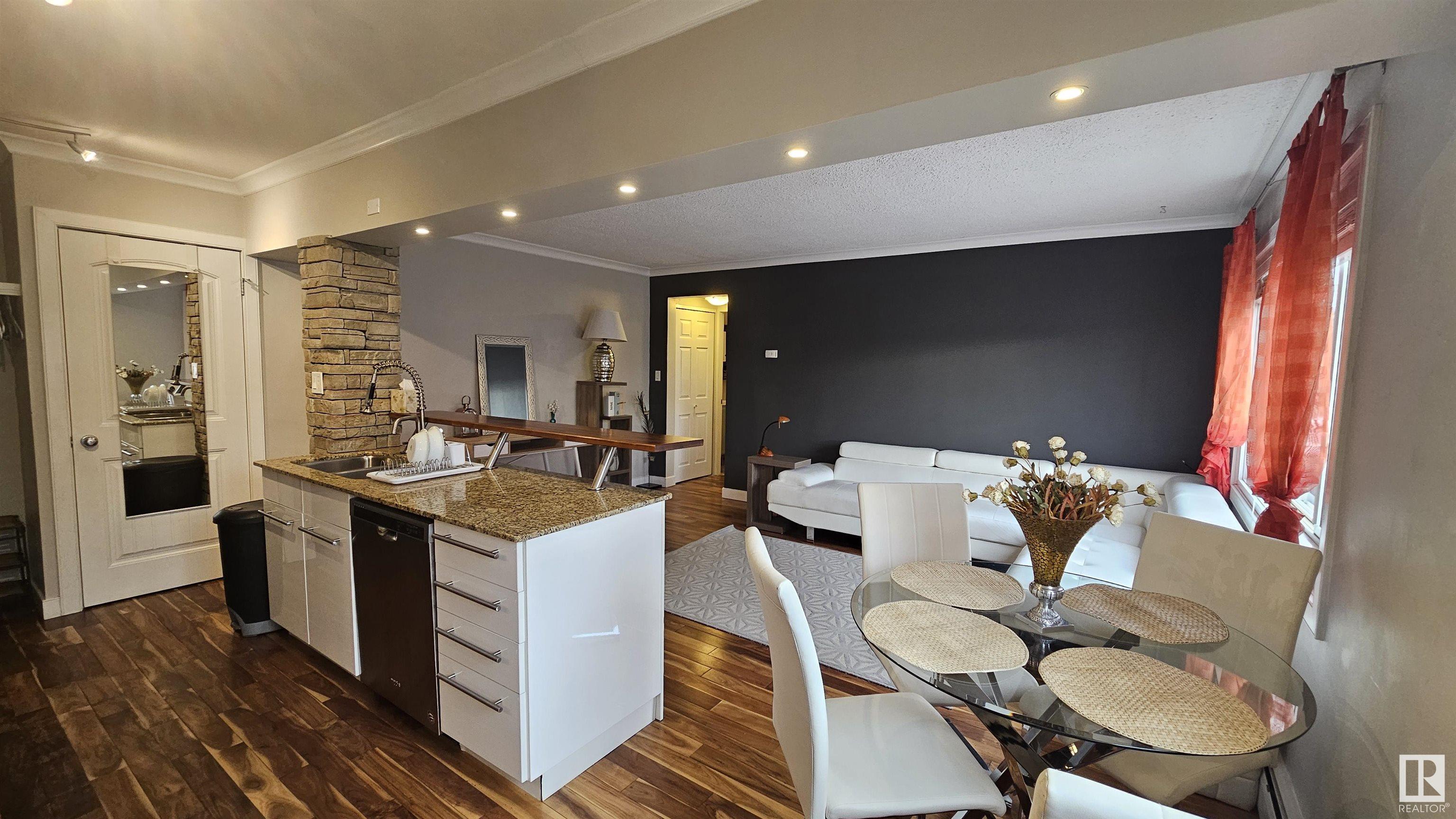      #23 10525 83 AV NW , Edmonton,  ,T6E 2E1 ;  Listing Number: MLS E4420380
