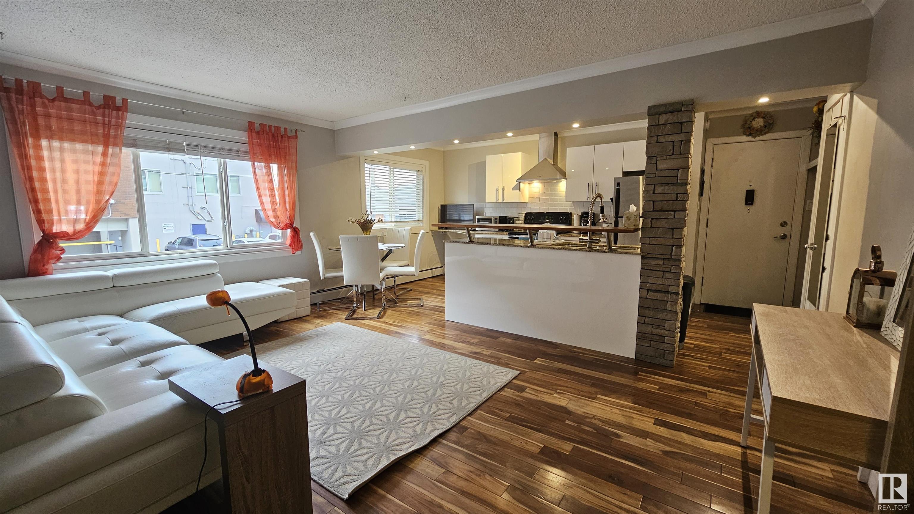      #23 10525 83 AV NW , Edmonton,  ,T6E 2E1 ;  Listing Number: MLS E4420380