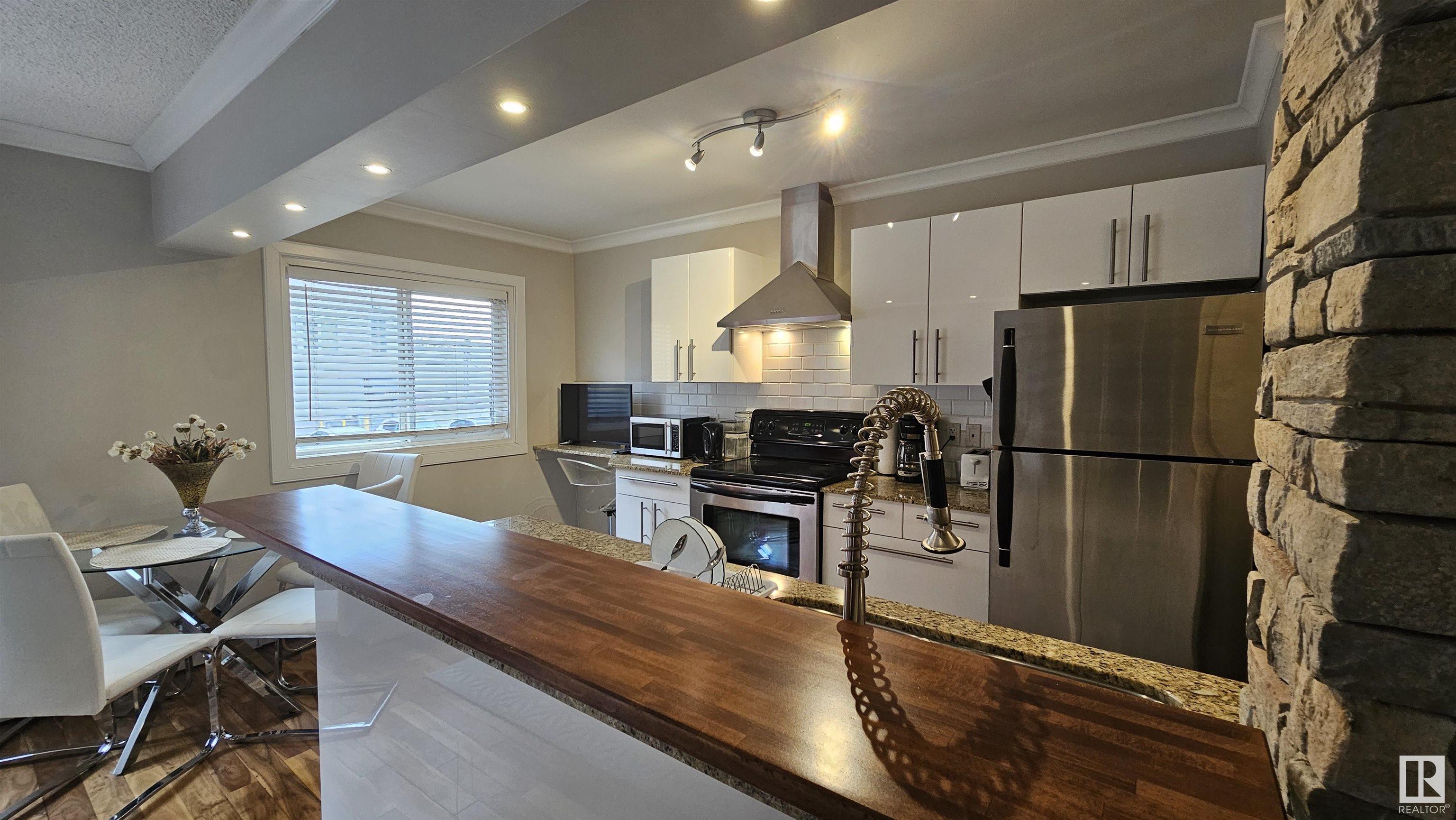      #23 10525 83 AV NW , Edmonton,  ,T6E 2E1 ;  Listing Number: MLS E4420380