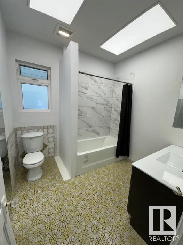      10803 93 ST NW , Edmonton,  ,T5H 1Y7 ;  Listing Number: MLS E4420381
