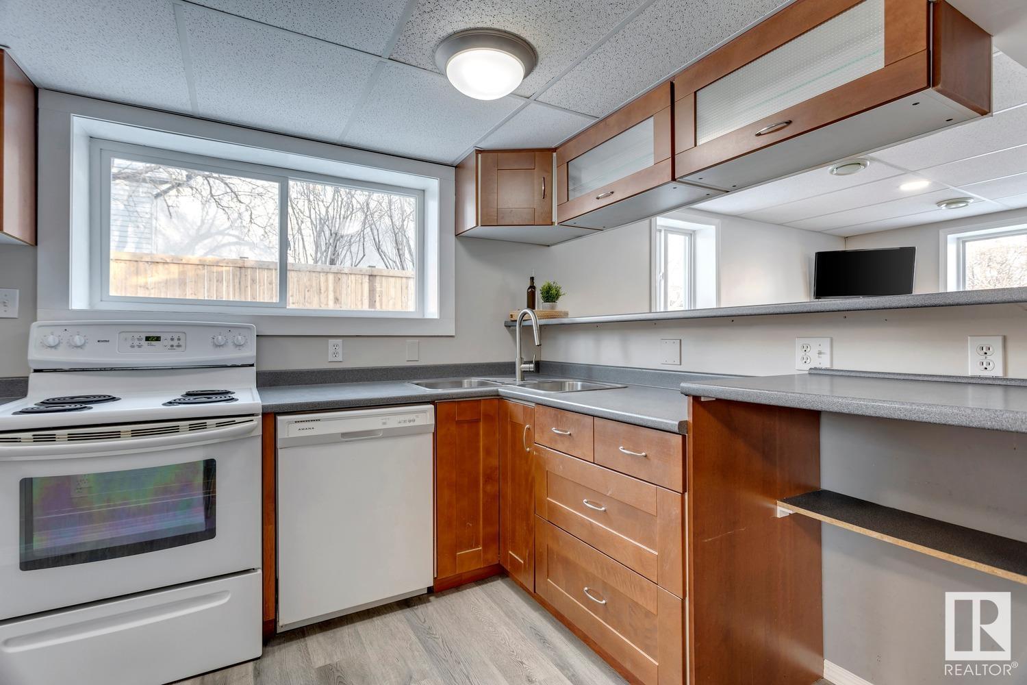      6718-6720 110 ST NW , Edmonton,  ,T6H 3K6 ;  Listing Number: MLS E4420386