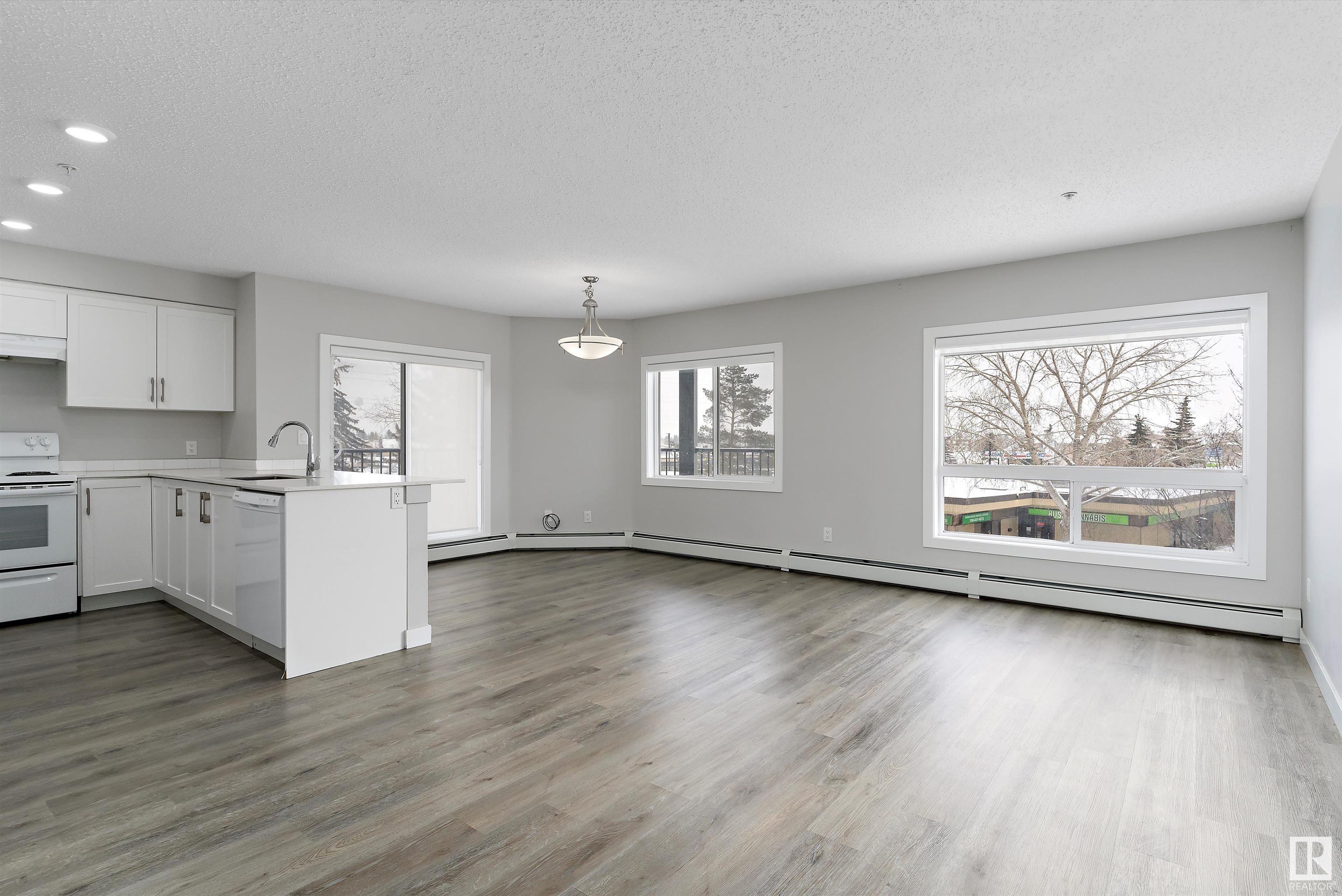      #318 11511 27 AV NW , Edmonton,  ,T6J 7J8 ;  Listing Number: MLS E4420400