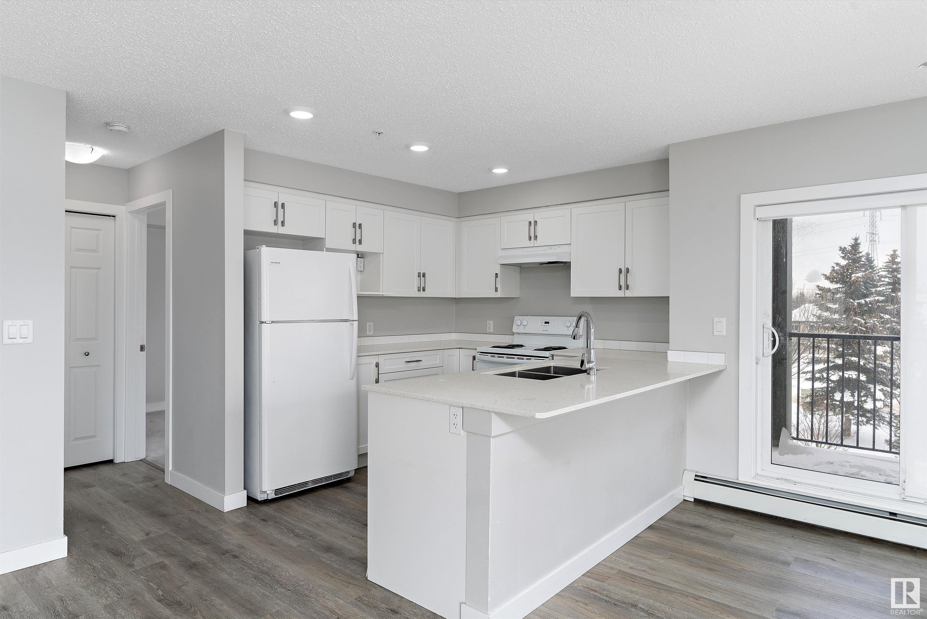      #318 11511 27 AV NW , Edmonton,  ,T6J 7J8 ;  Listing Number: MLS E4420400