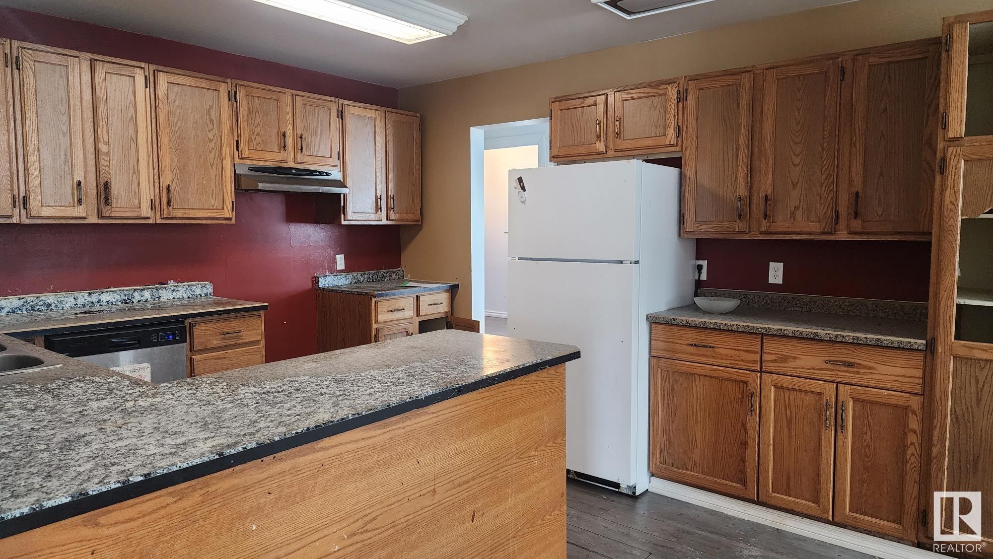      816 12 AV , Cold Lake,  ,T9M 1J1 ;  Listing Number: MLS E4420402