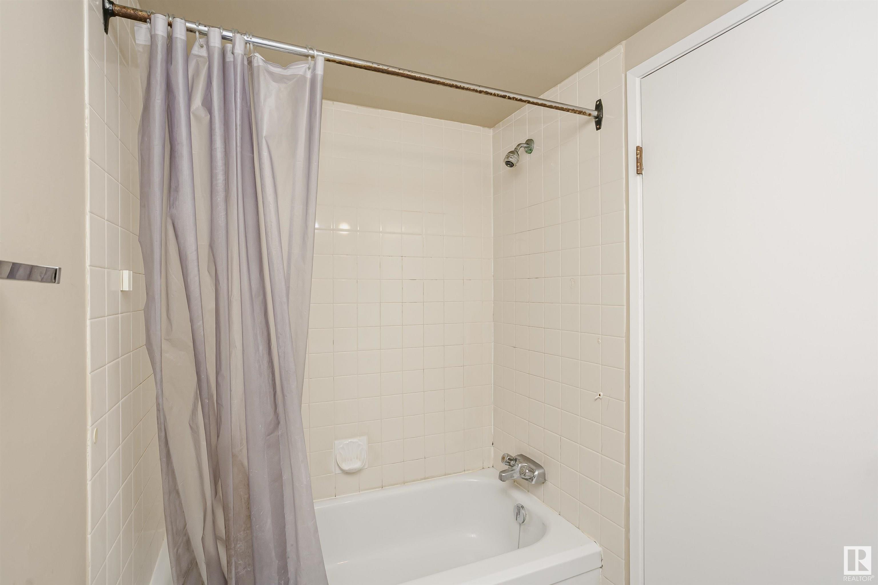      4810 Millwoods rd south NW , Edmonton,  ,T6L 5N9 ;  Listing Number: MLS E4420407