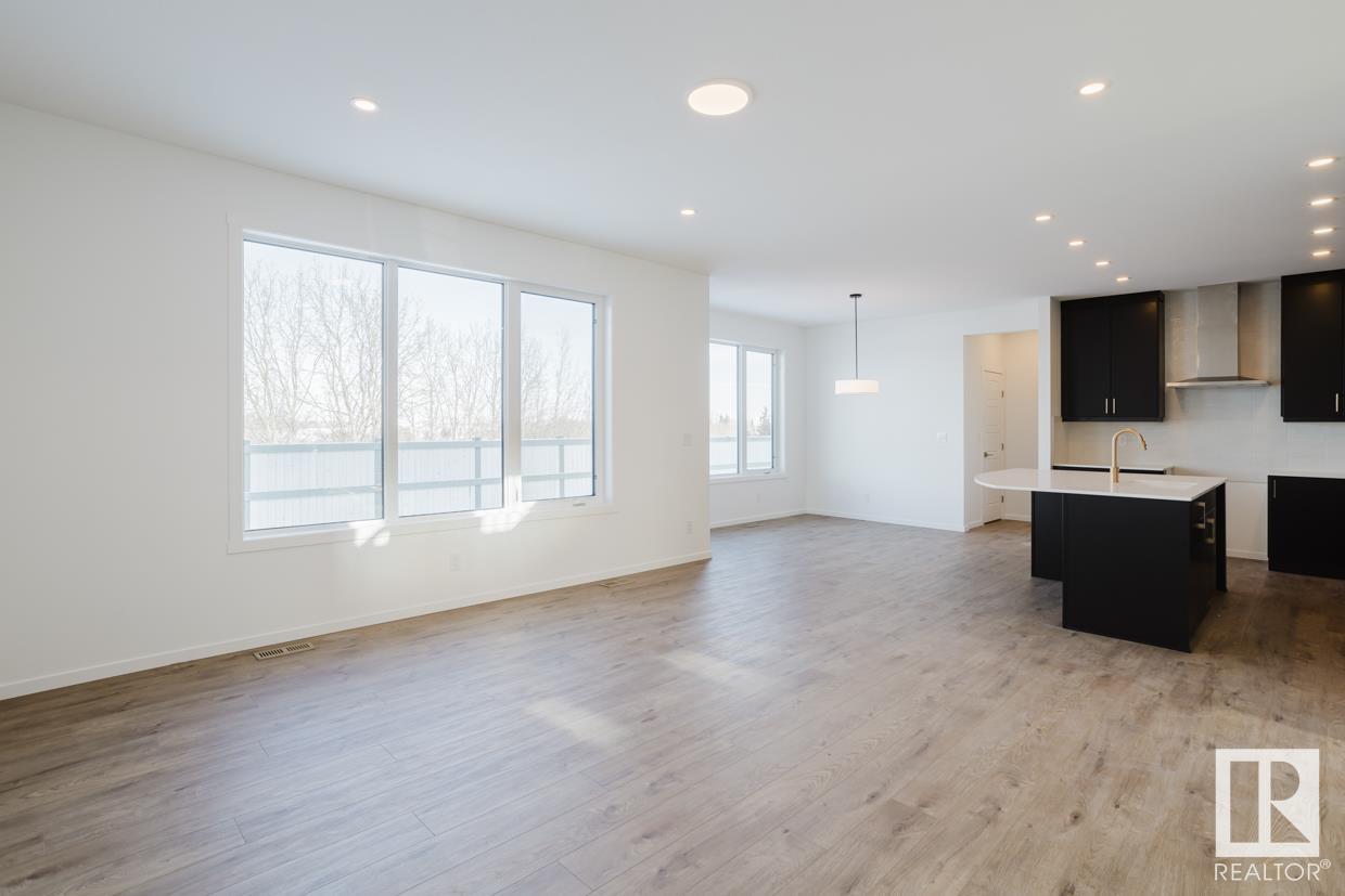      1038 Stoneside RD , Sherwood Park,  ,T8H 3A2 ;  Listing Number: MLS E4420410