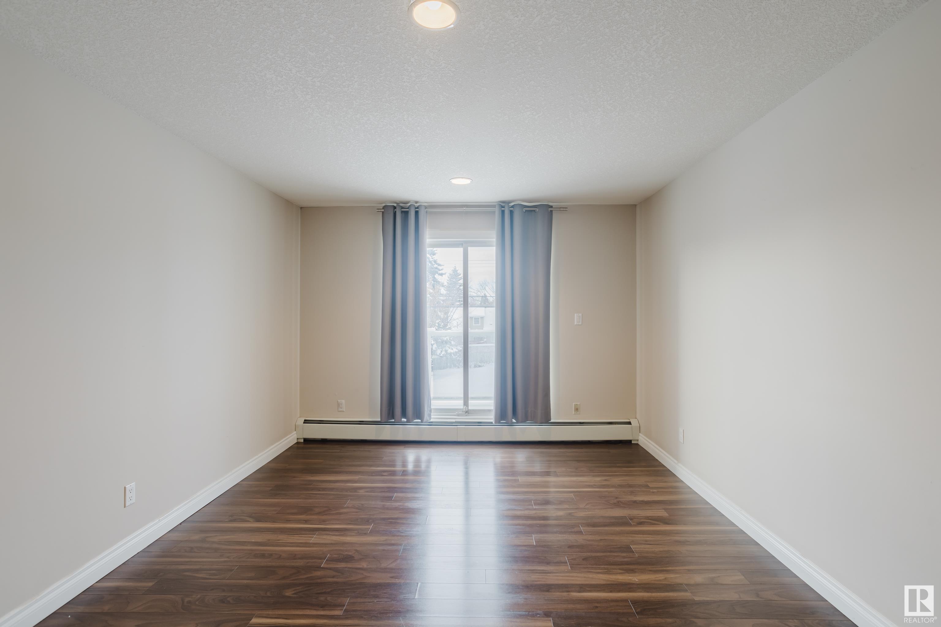      #303 11324 97 ST NW , Edmonton,  ,T5G 1X1 ;  Listing Number: MLS E4420414