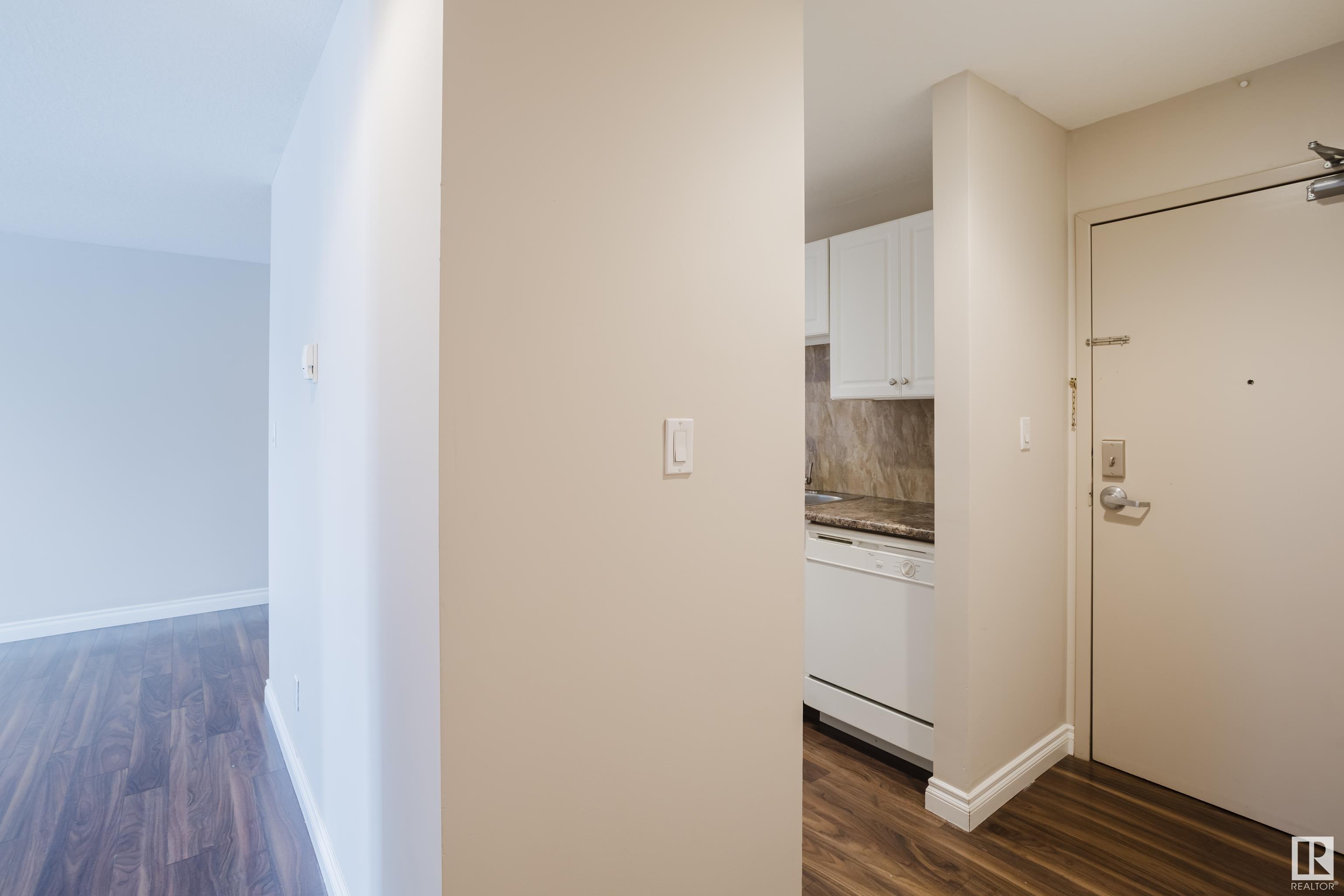      #303 11324 97 ST NW , Edmonton,  ,T5G 1X1 ;  Listing Number: MLS E4420414