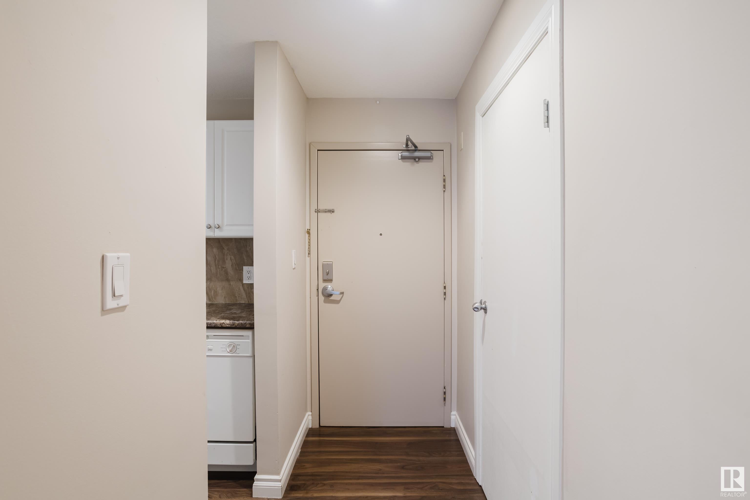      #303 11324 97 ST NW , Edmonton,  ,T5G 1X1 ;  Listing Number: MLS E4420414
