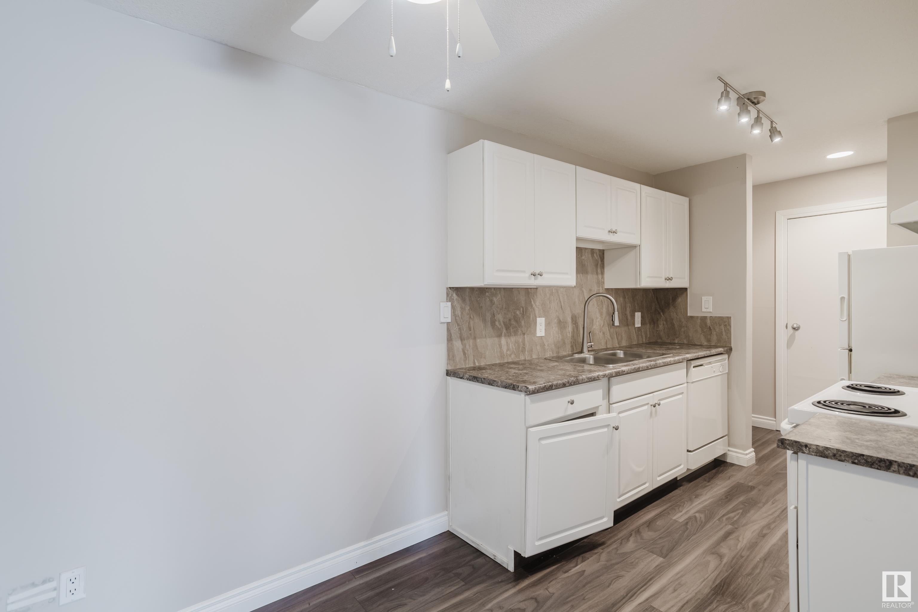      #303 11324 97 ST NW , Edmonton,  ,T5G 1X1 ;  Listing Number: MLS E4420414