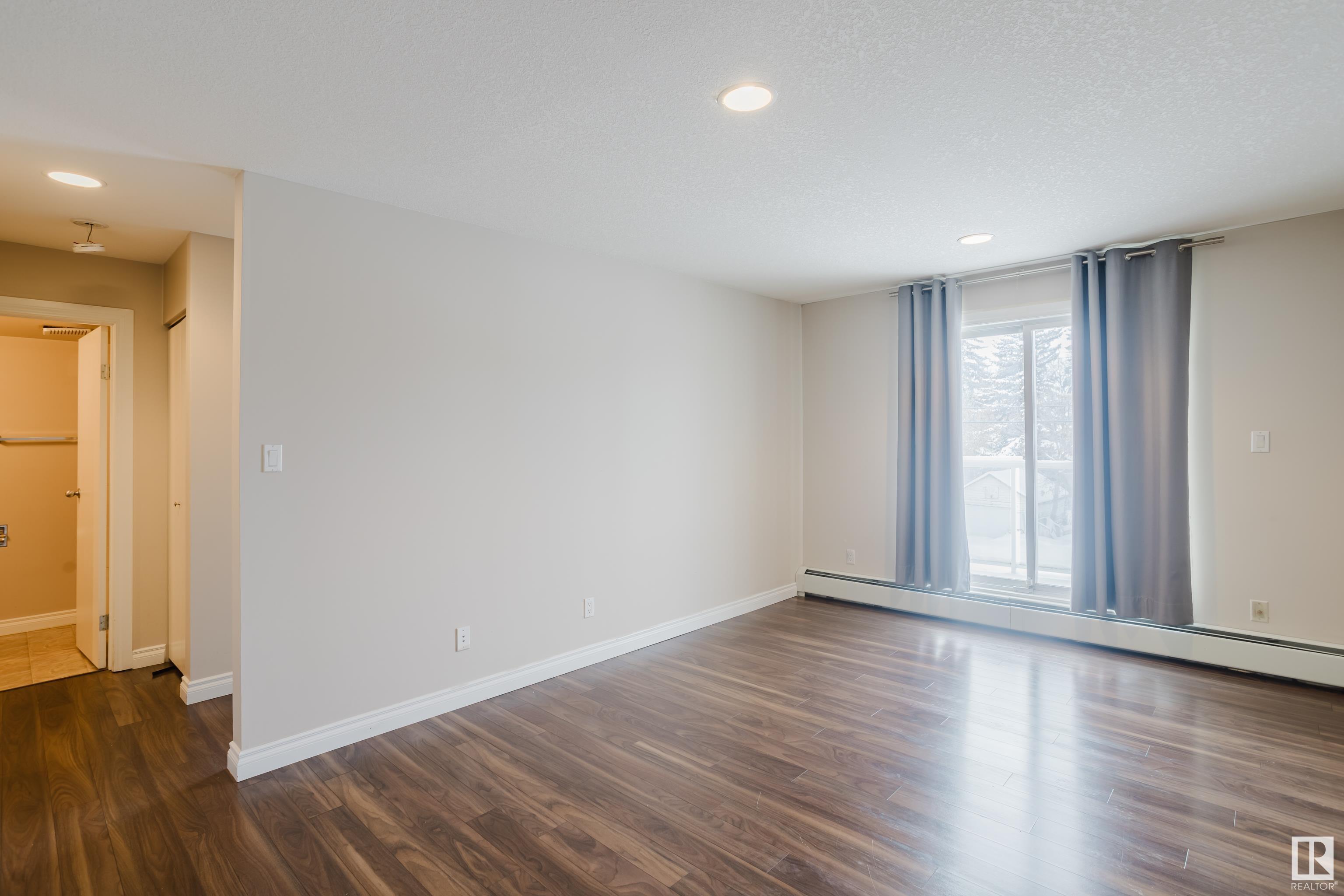      #303 11324 97 ST NW , Edmonton,  ,T5G 1X1 ;  Listing Number: MLS E4420414