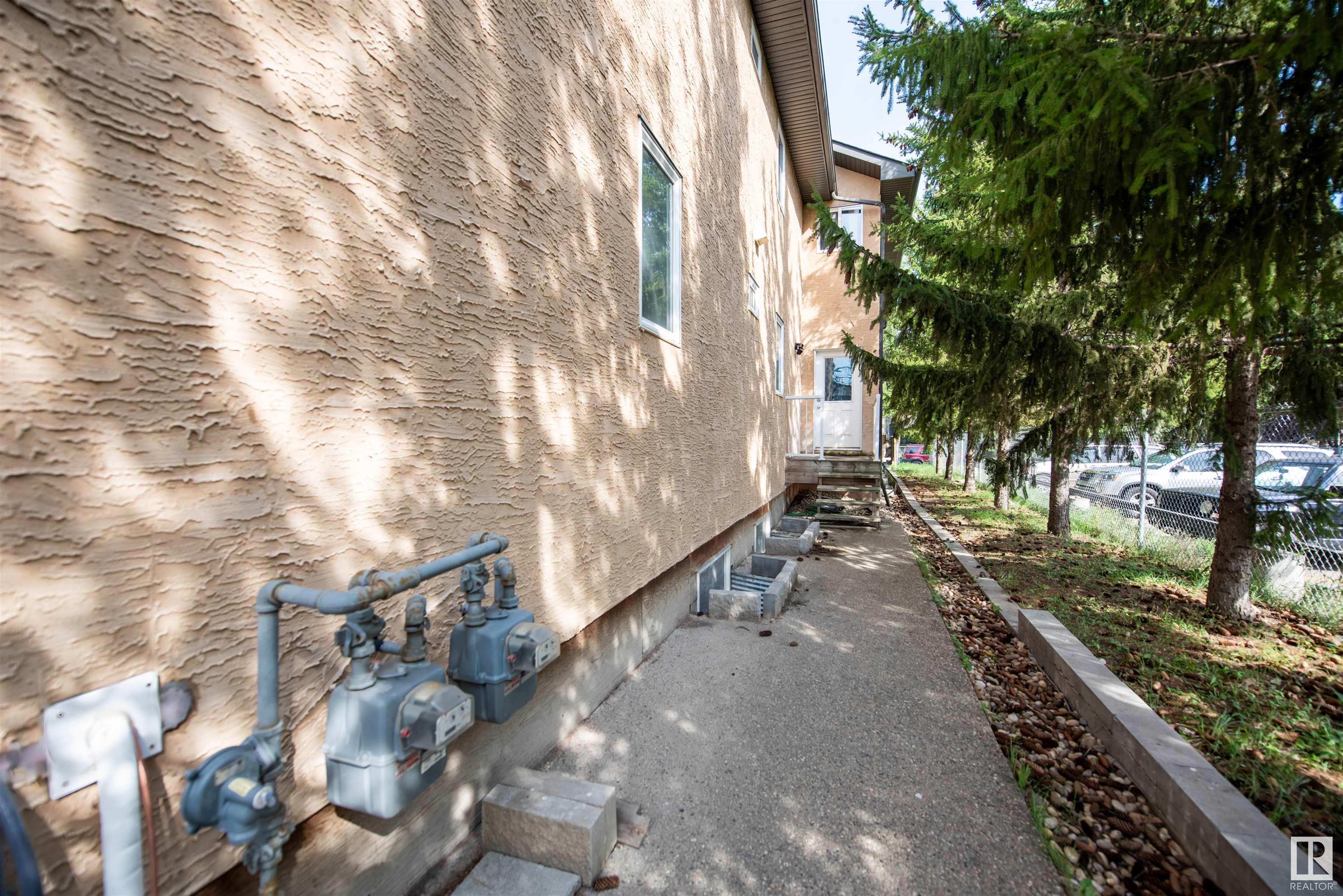      11436 97 ST NW , Edmonton,  ,T5G 1X5 ;  Listing Number: MLS E4420428