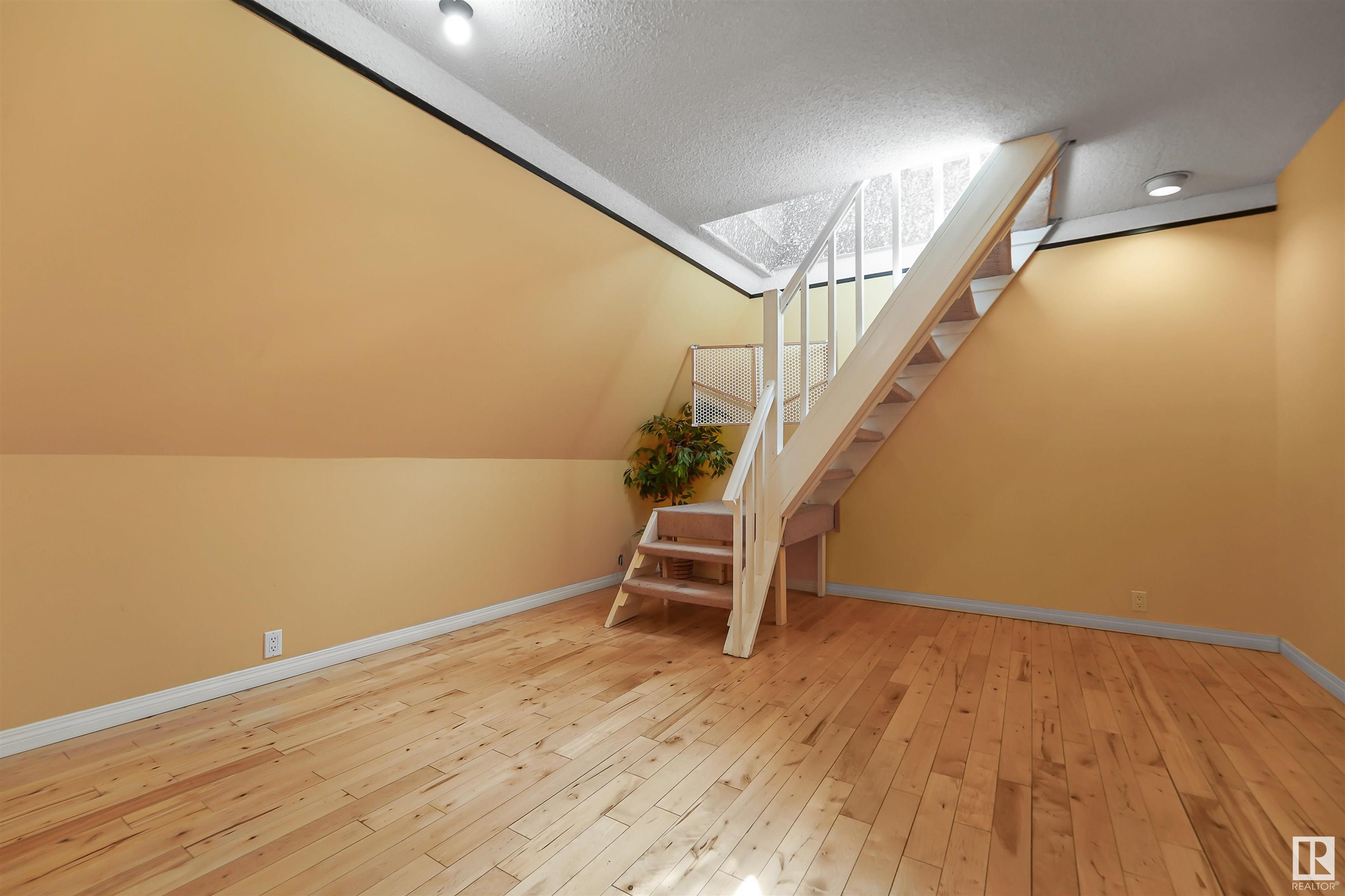      18929 99A AV NW , Edmonton,  ,T5T 3M9 ;  Listing Number: MLS E4420429