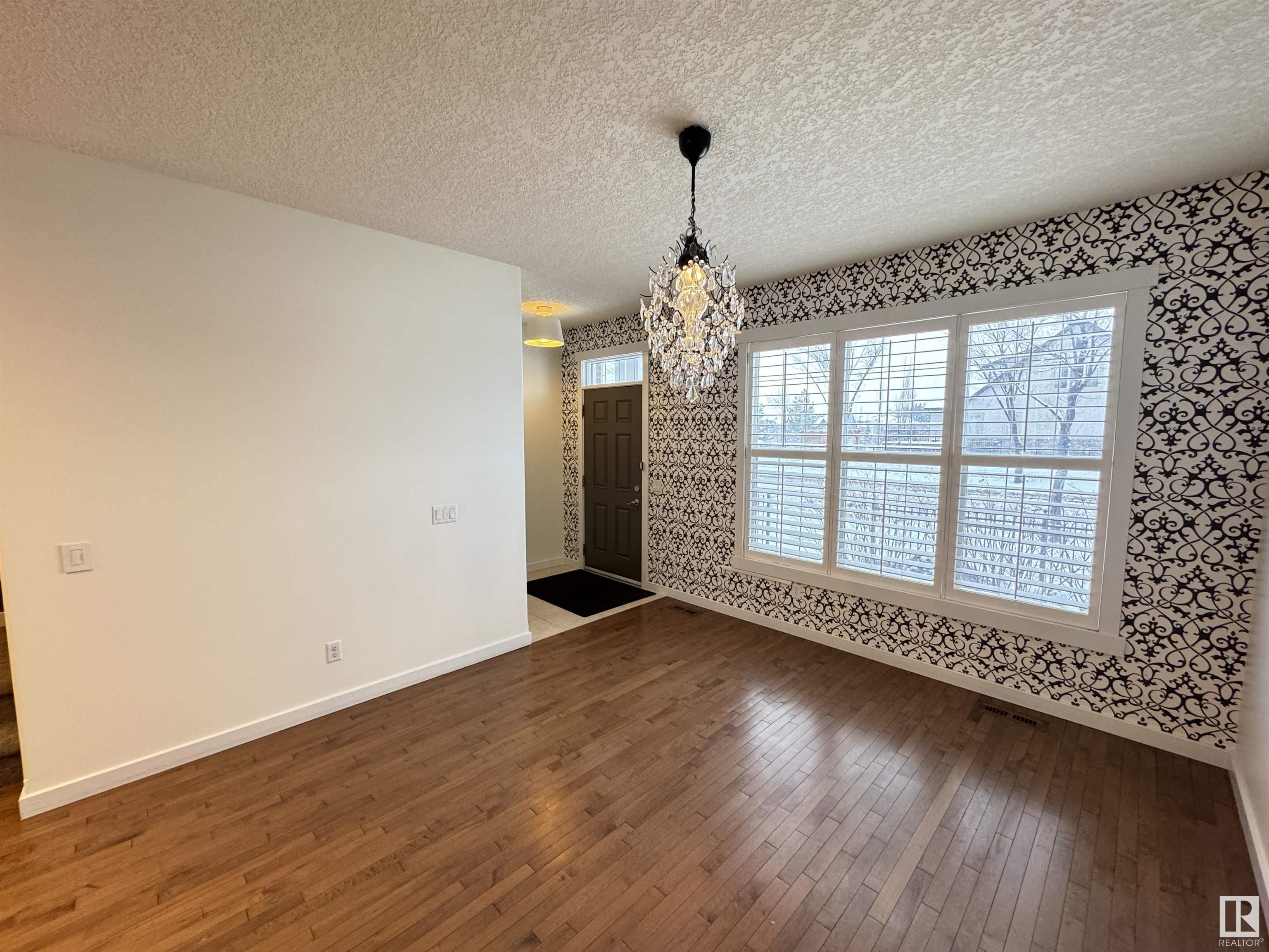     #7 1025 Gault BV NW , Edmonton,  ,T5E 1Z9 ;  Listing Number: MLS E4420432