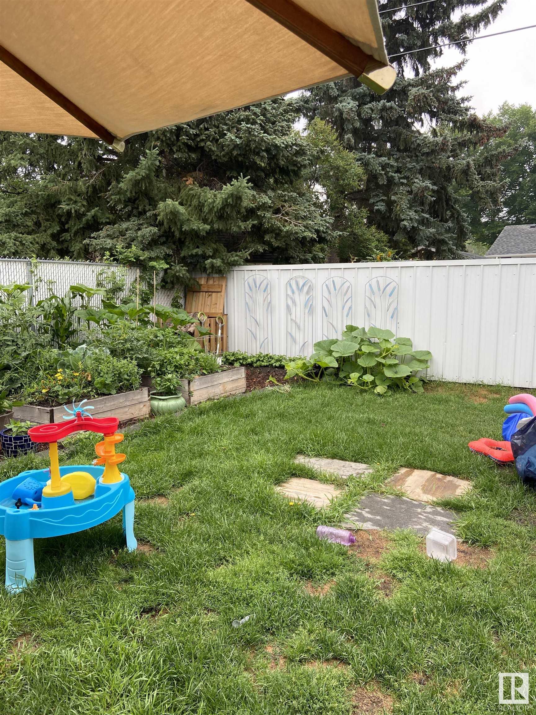      12 GORDON CR , St. Albert,  ,T8N 0V6 ;  Listing Number: MLS E4420435