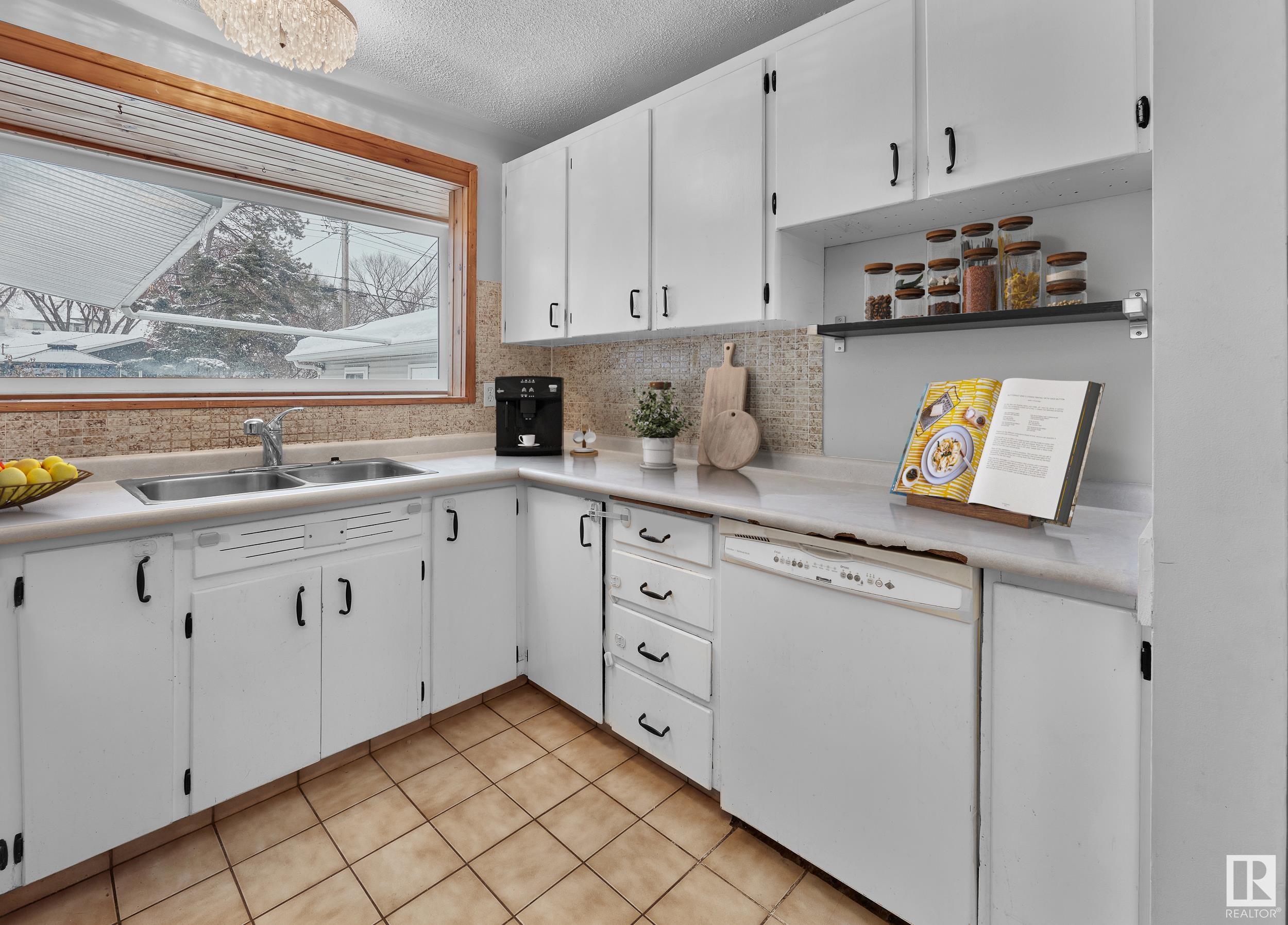      12 GORDON CR , St. Albert,  ,T8N 0V6 ;  Listing Number: MLS E4420435