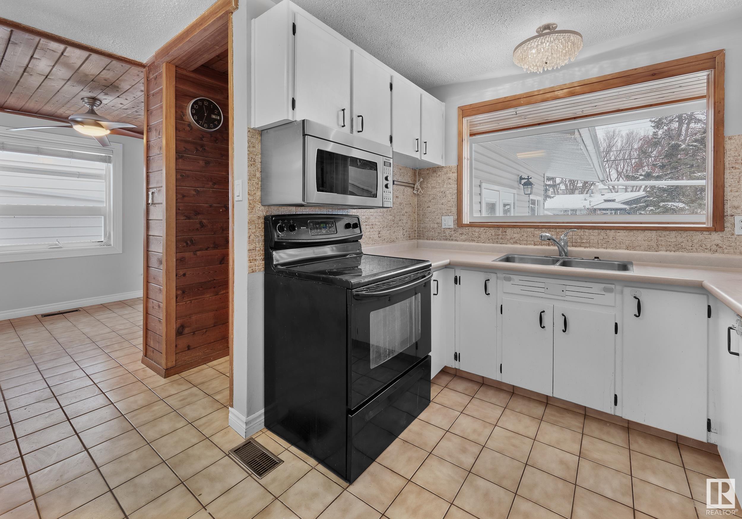      12 GORDON CR , St. Albert,  ,T8N 0V6 ;  Listing Number: MLS E4420435