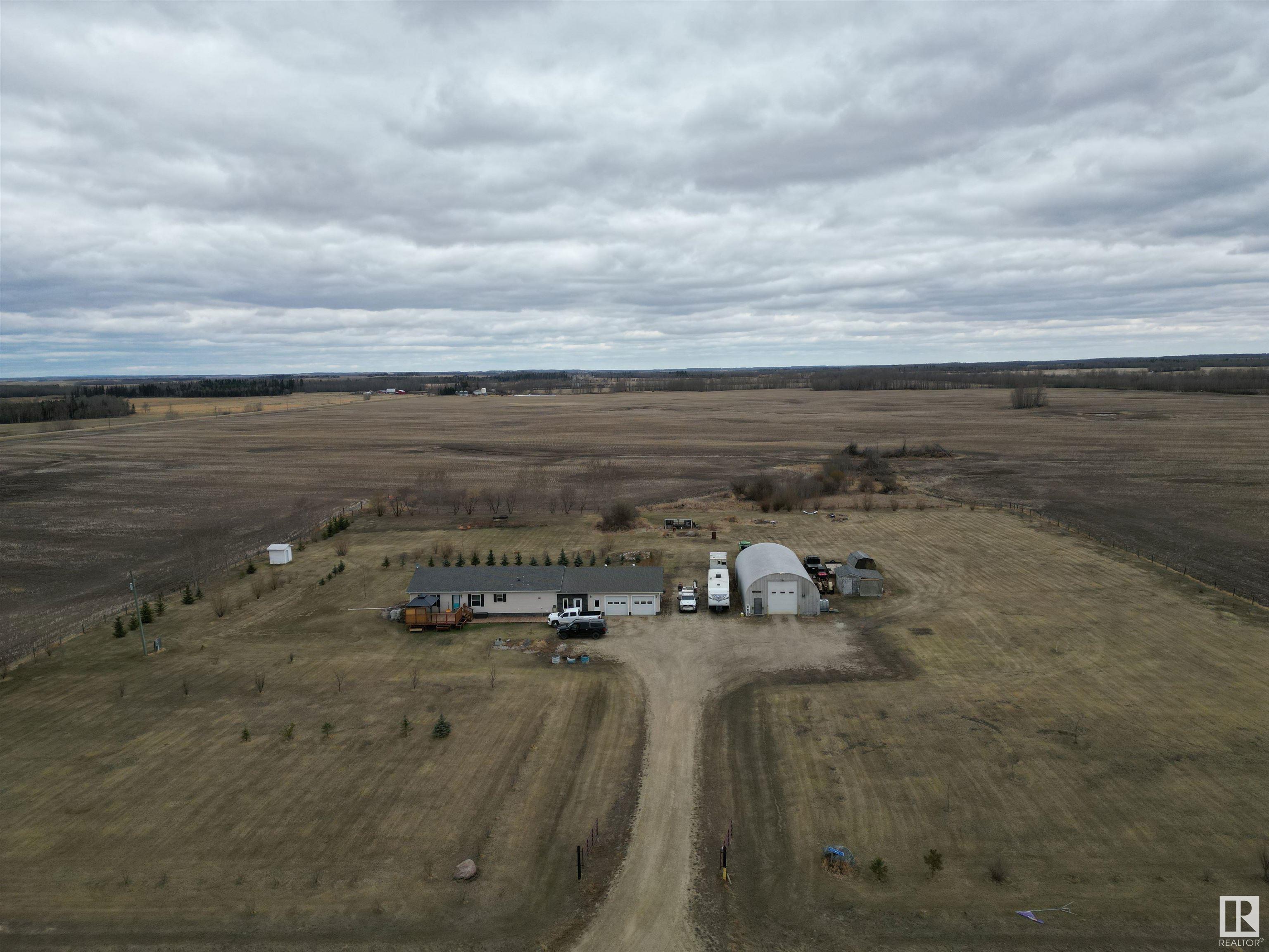      5228 TWP RD 564 , Rural Lac Ste. Anne County,  ,T0E 0J0 ;  Listing Number: MLS E4420445