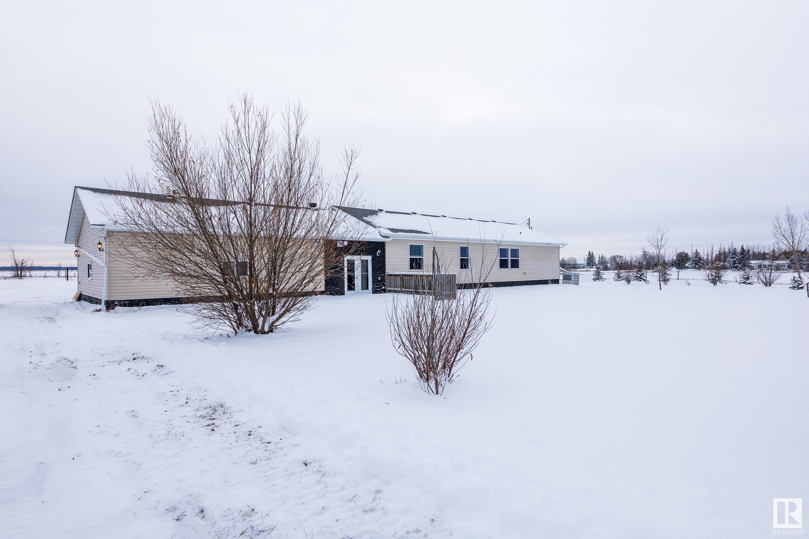      5228 TWP RD 564 , Rural Lac Ste. Anne County,  ,T0E 0J0 ;  Listing Number: MLS E4420445