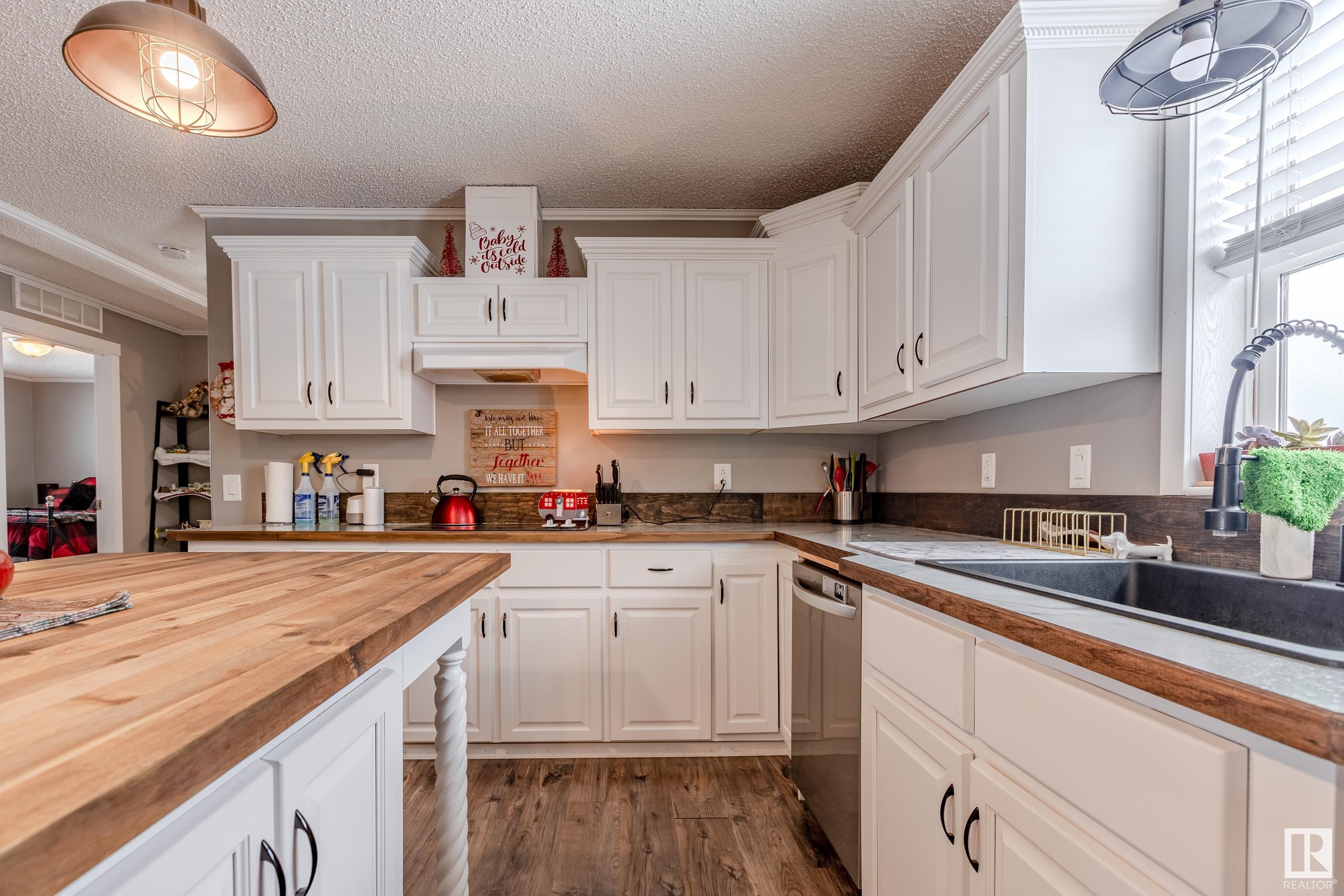      5228 TWP RD 564 , Rural Lac Ste. Anne County,  ,T0E 0J0 ;  Listing Number: MLS E4420445