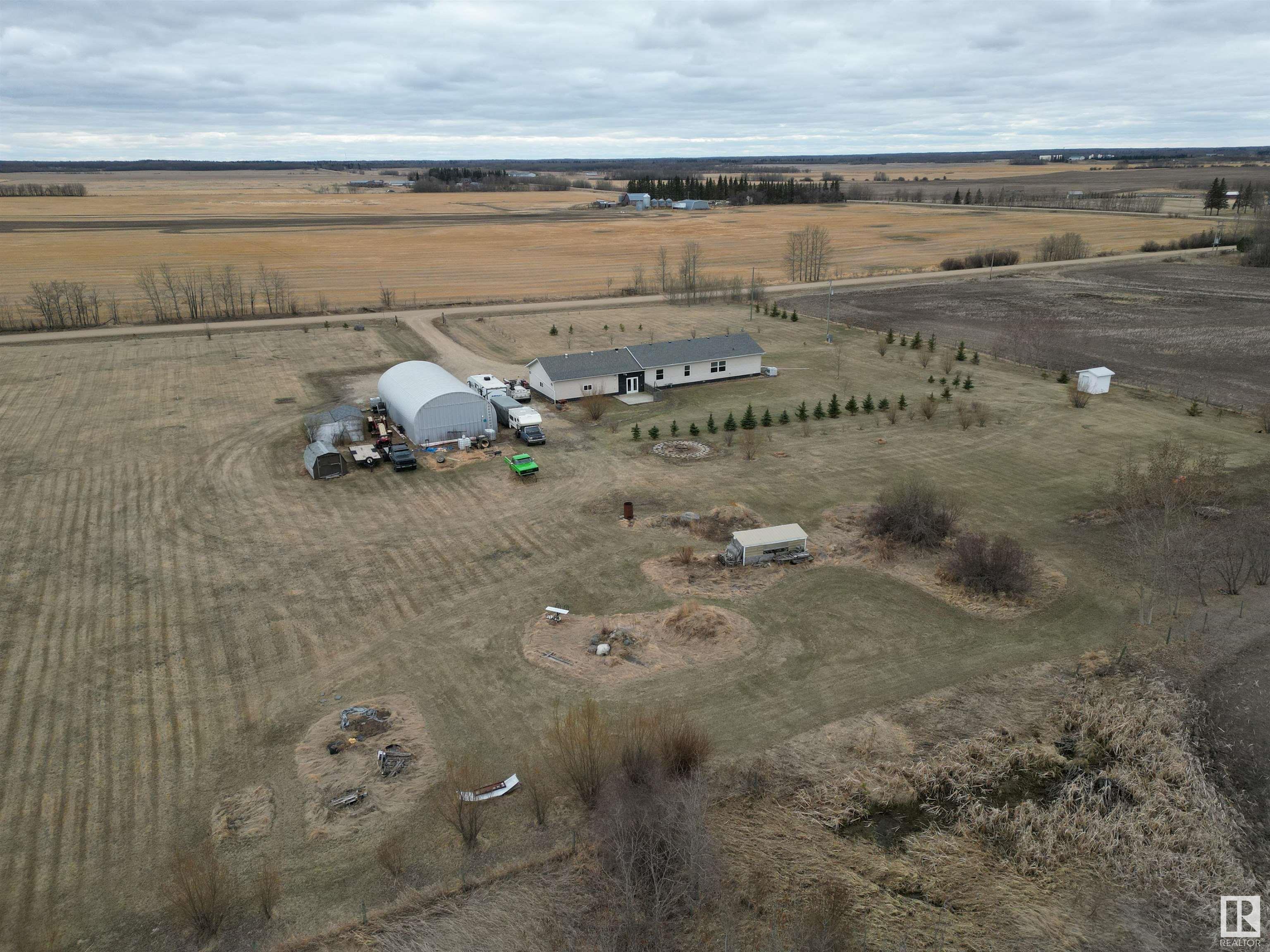      5228 TWP RD 564 , Rural Lac Ste. Anne County,  ,T0E 0J0 ;  Listing Number: MLS E4420445