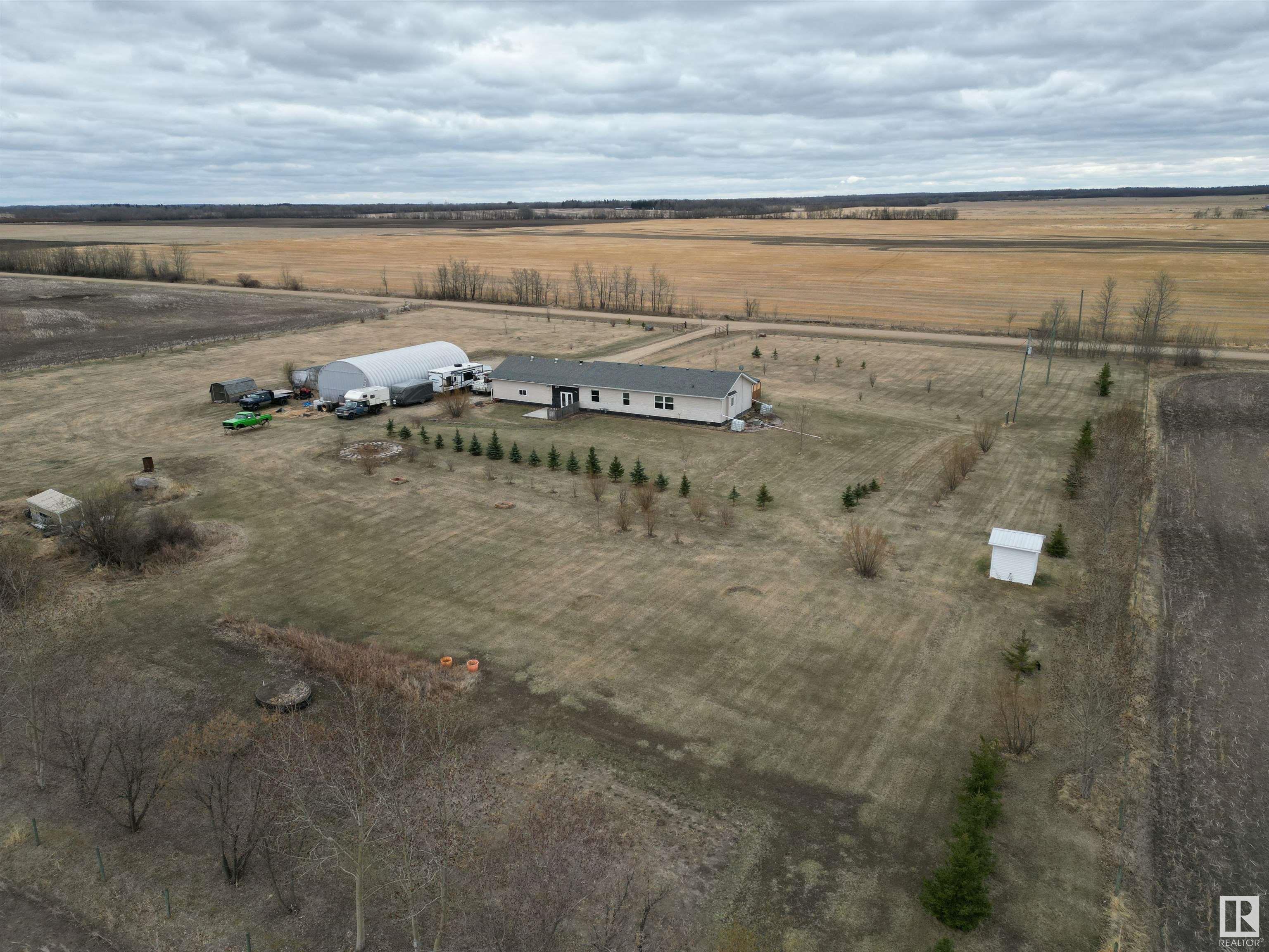      5228 TWP RD 564 , Rural Lac Ste. Anne County,  ,T0E 0J0 ;  Listing Number: MLS E4420445