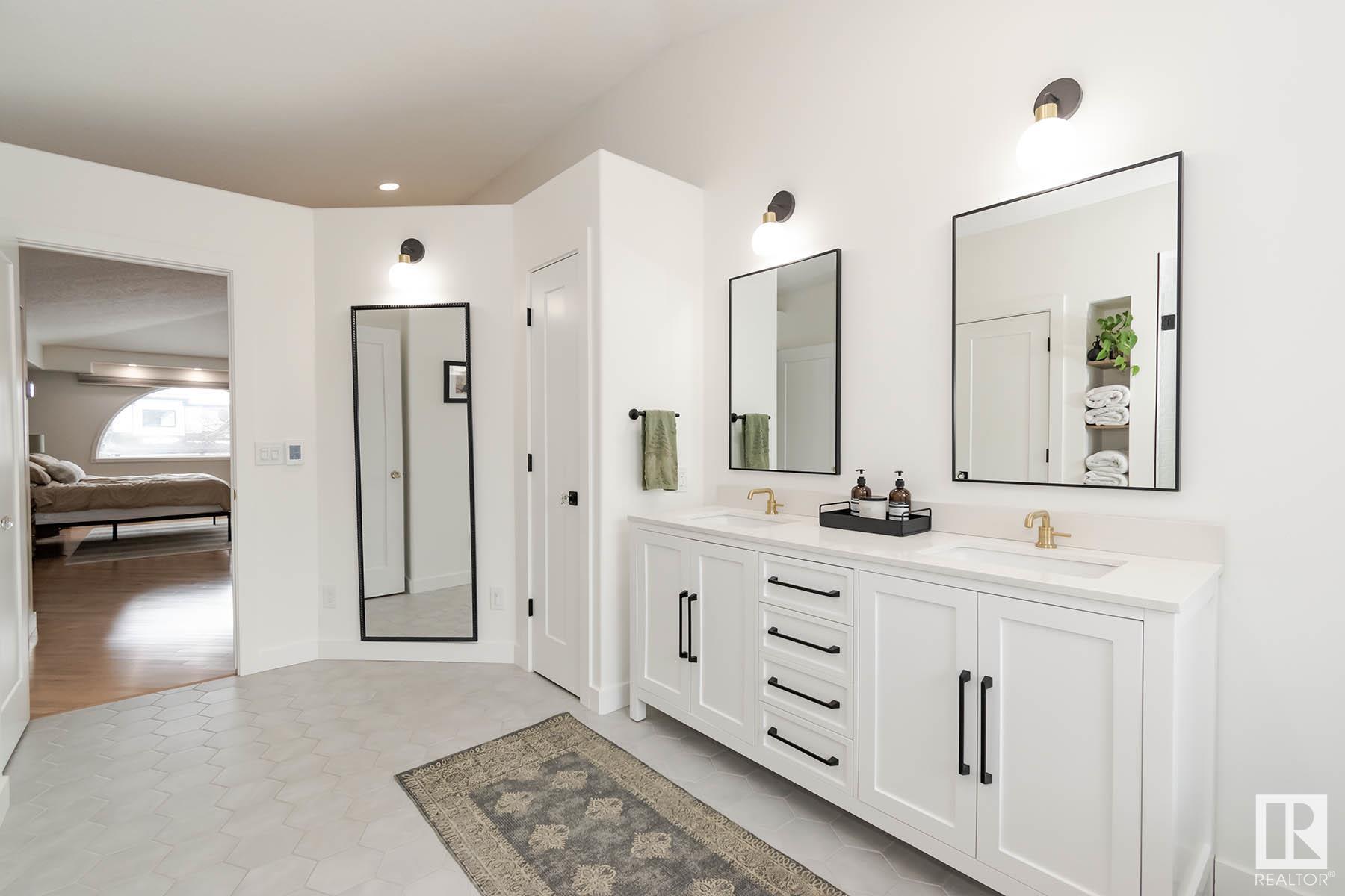      10507 131 ST NW , Edmonton,  ,T5N 1Y5 ;  Listing Number: MLS E4420467