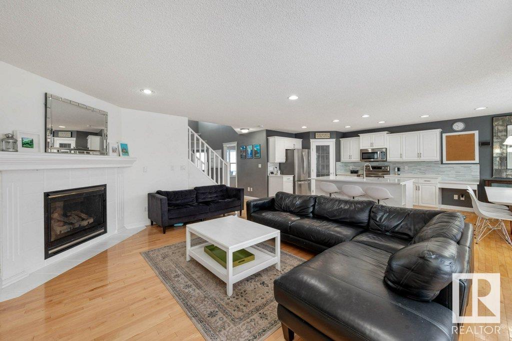     14931 137 ST NW , Edmonton,  ,T6V 1N8 ;  Listing Number: MLS E4420471