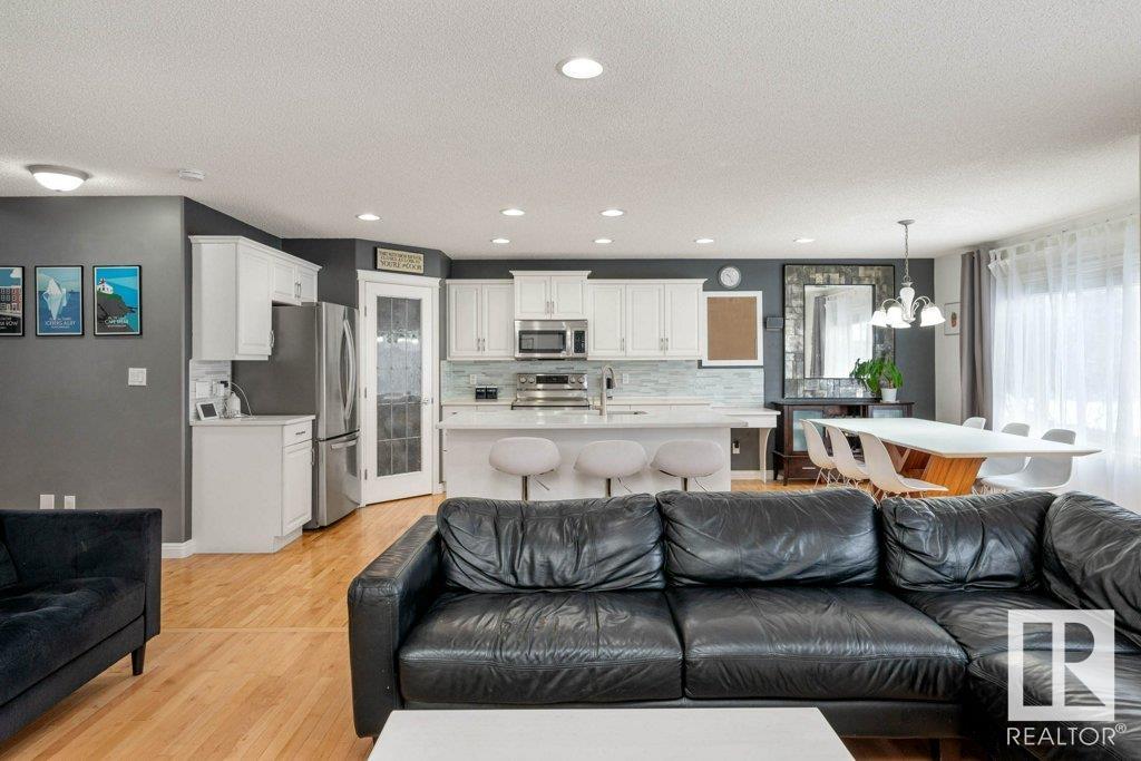      14931 137 ST NW , Edmonton,  ,T6V 1N8 ;  Listing Number: MLS E4420471
