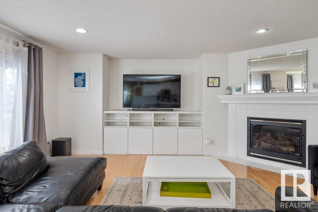      14931 137 ST NW , Edmonton,  ,T6V 1N8 ;  Listing Number: MLS E4420471