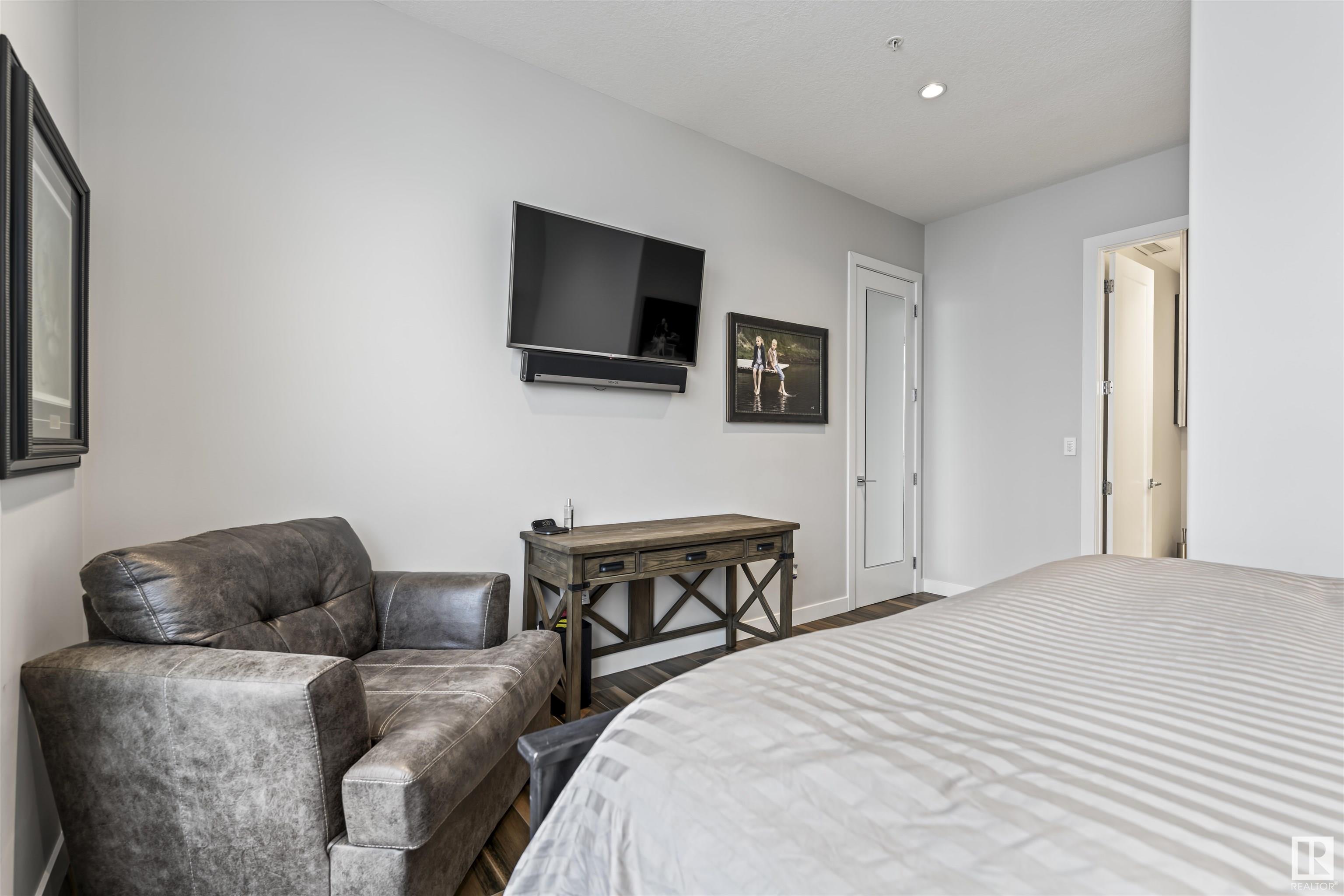      #3002 10238 103 ST NW , Edmonton,  ,T5J 0Y8 ;  Listing Number: MLS E4420477