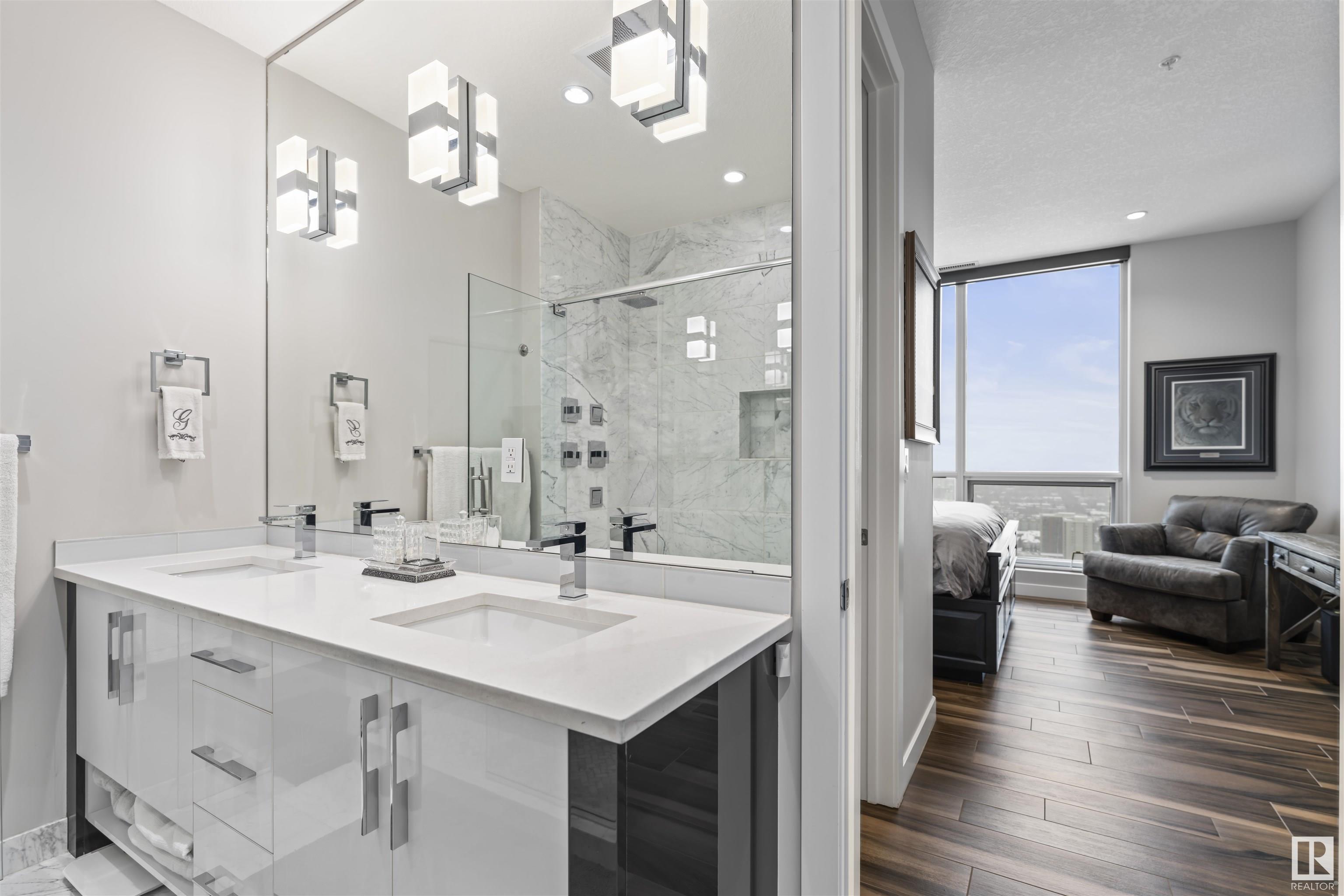      #3002 10238 103 ST NW , Edmonton,  ,T5J 0Y8 ;  Listing Number: MLS E4420477