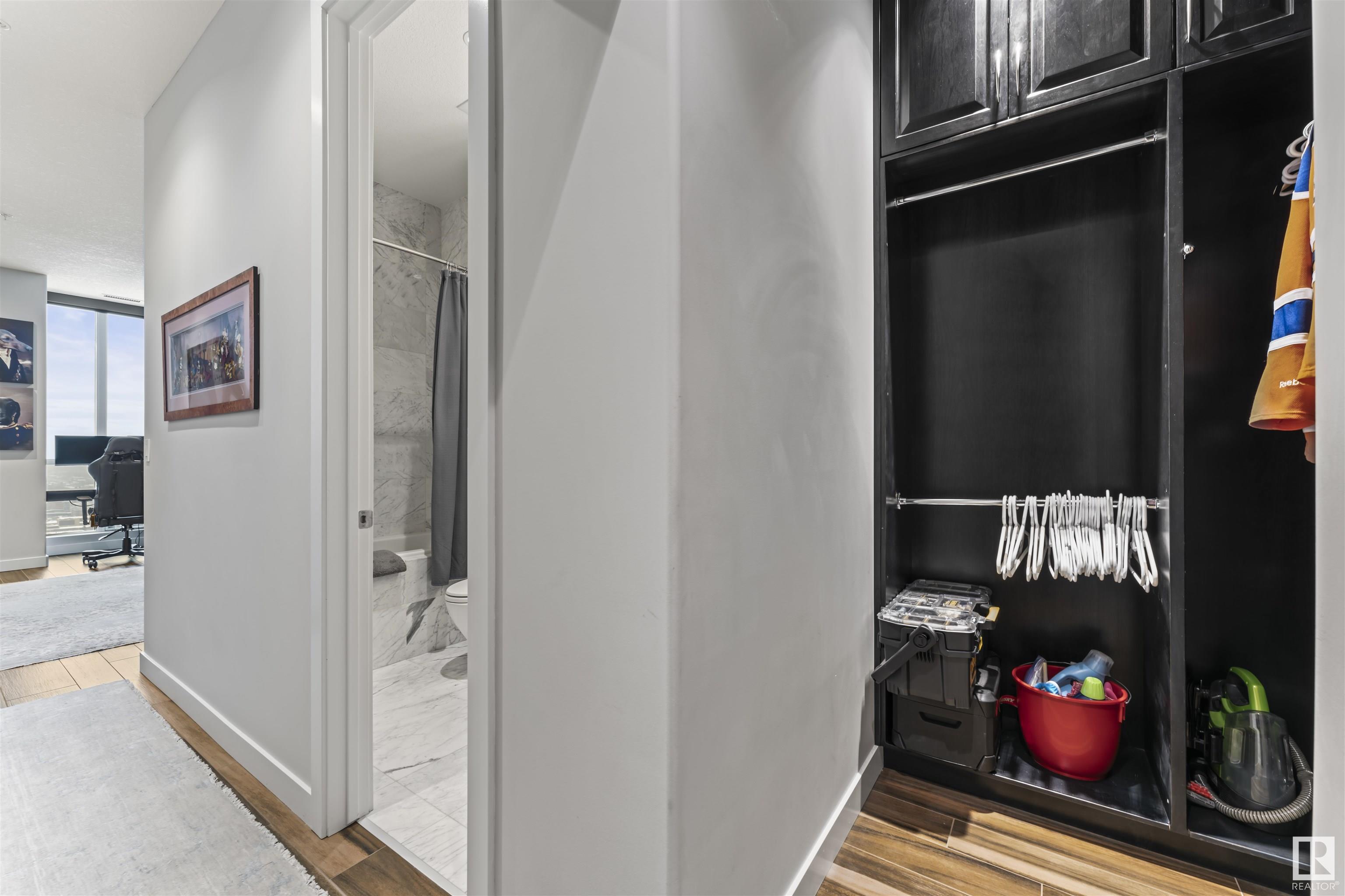      #3002 10238 103 ST NW , Edmonton,  ,T5J 0Y8 ;  Listing Number: MLS E4420477