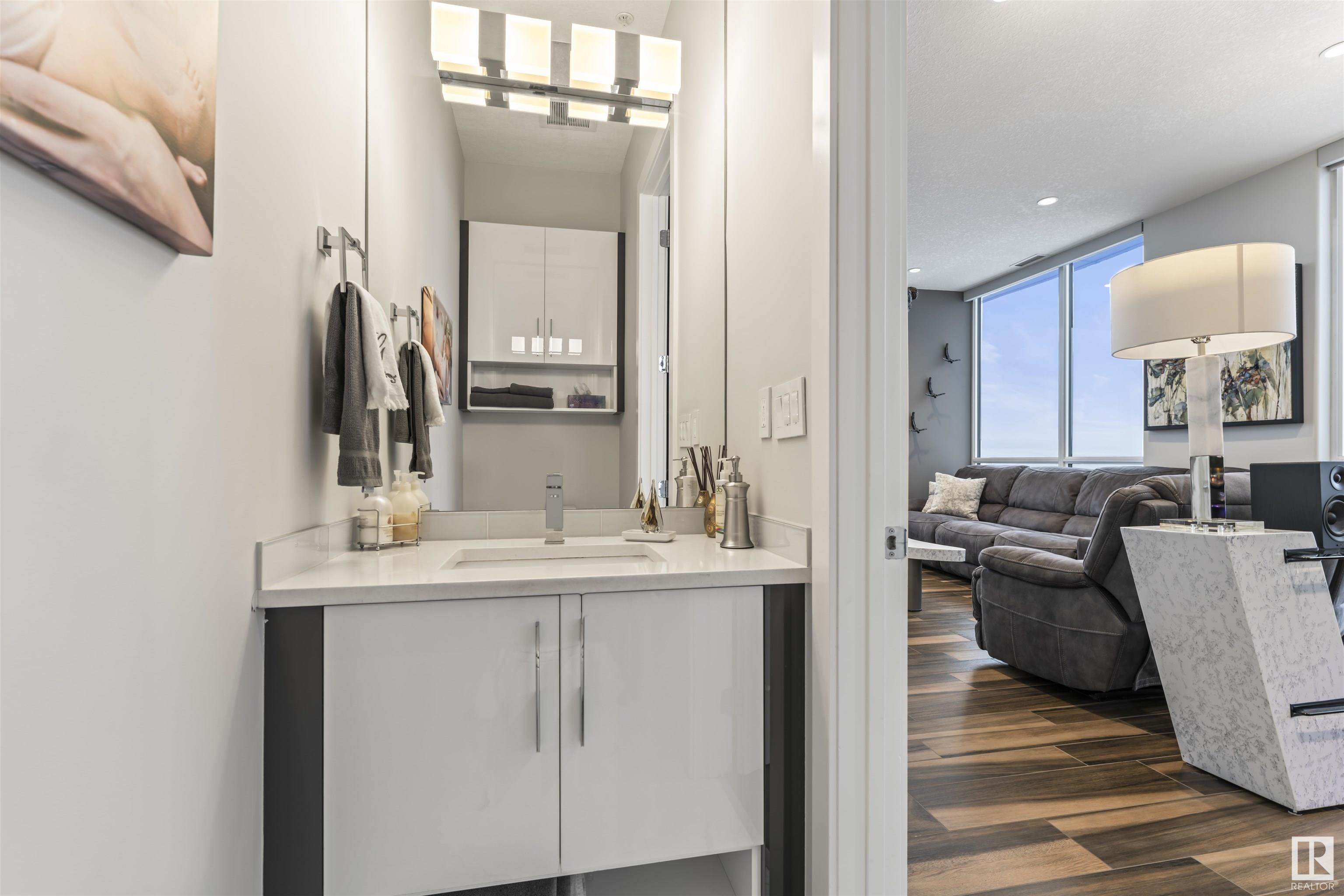      #3002 10238 103 ST NW , Edmonton,  ,T5J 0Y8 ;  Listing Number: MLS E4420477