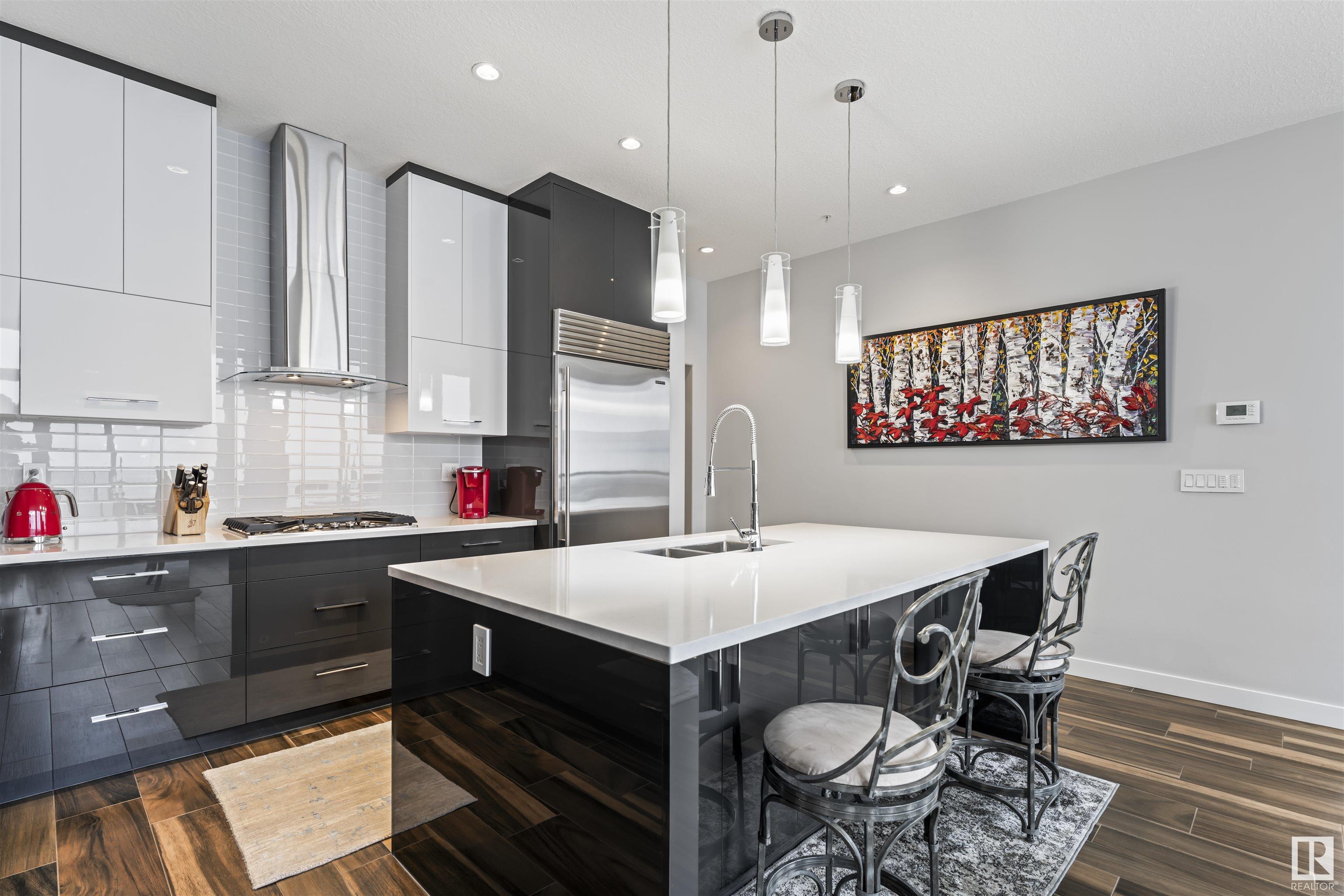      #3002 10238 103 ST NW , Edmonton,  ,T5J 0Y8 ;  Listing Number: MLS E4420477
