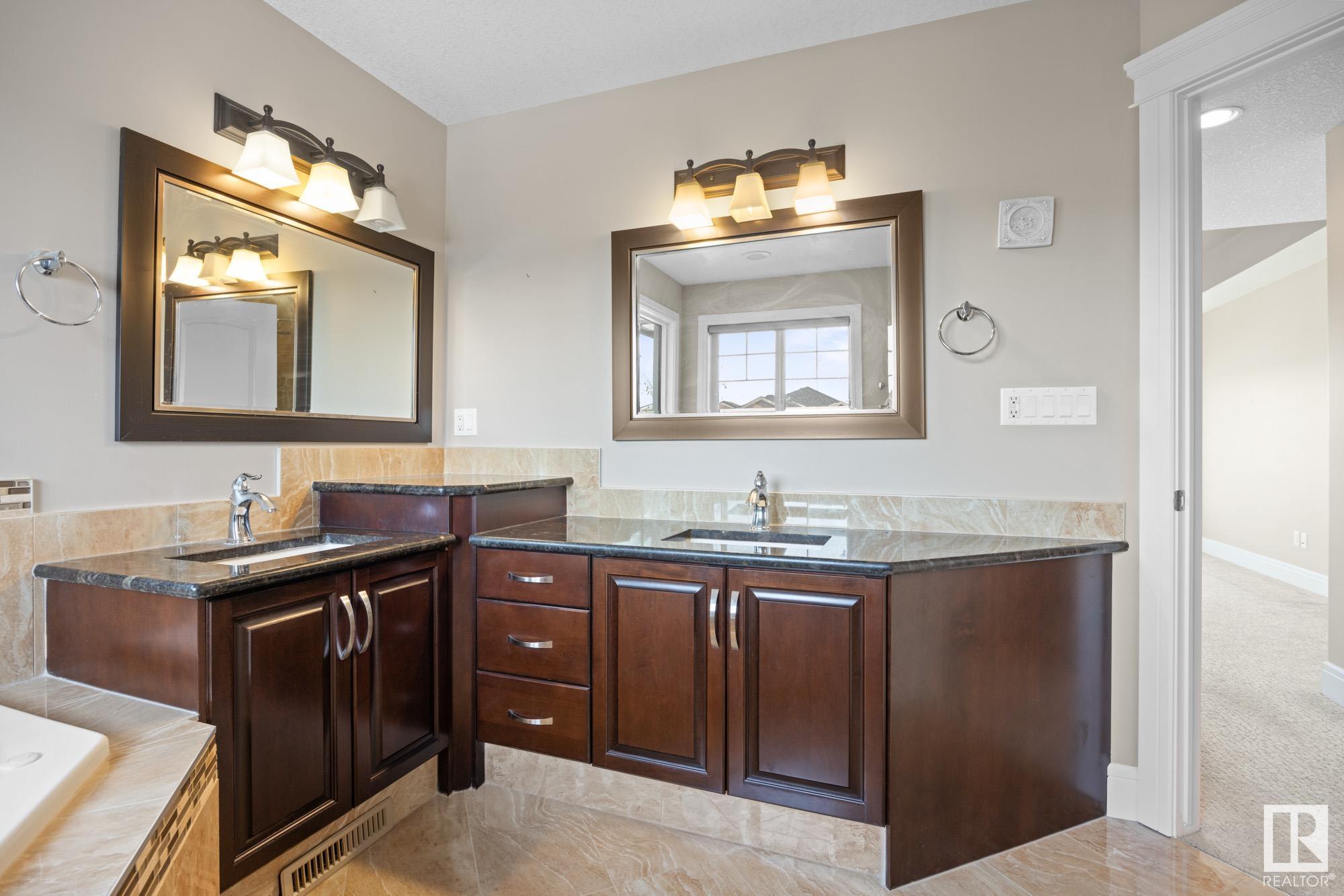      1539 CUNNINGHAM CAPE CA SW , Edmonton,  ,T6W 0Y3 ;  Listing Number: MLS E4420480