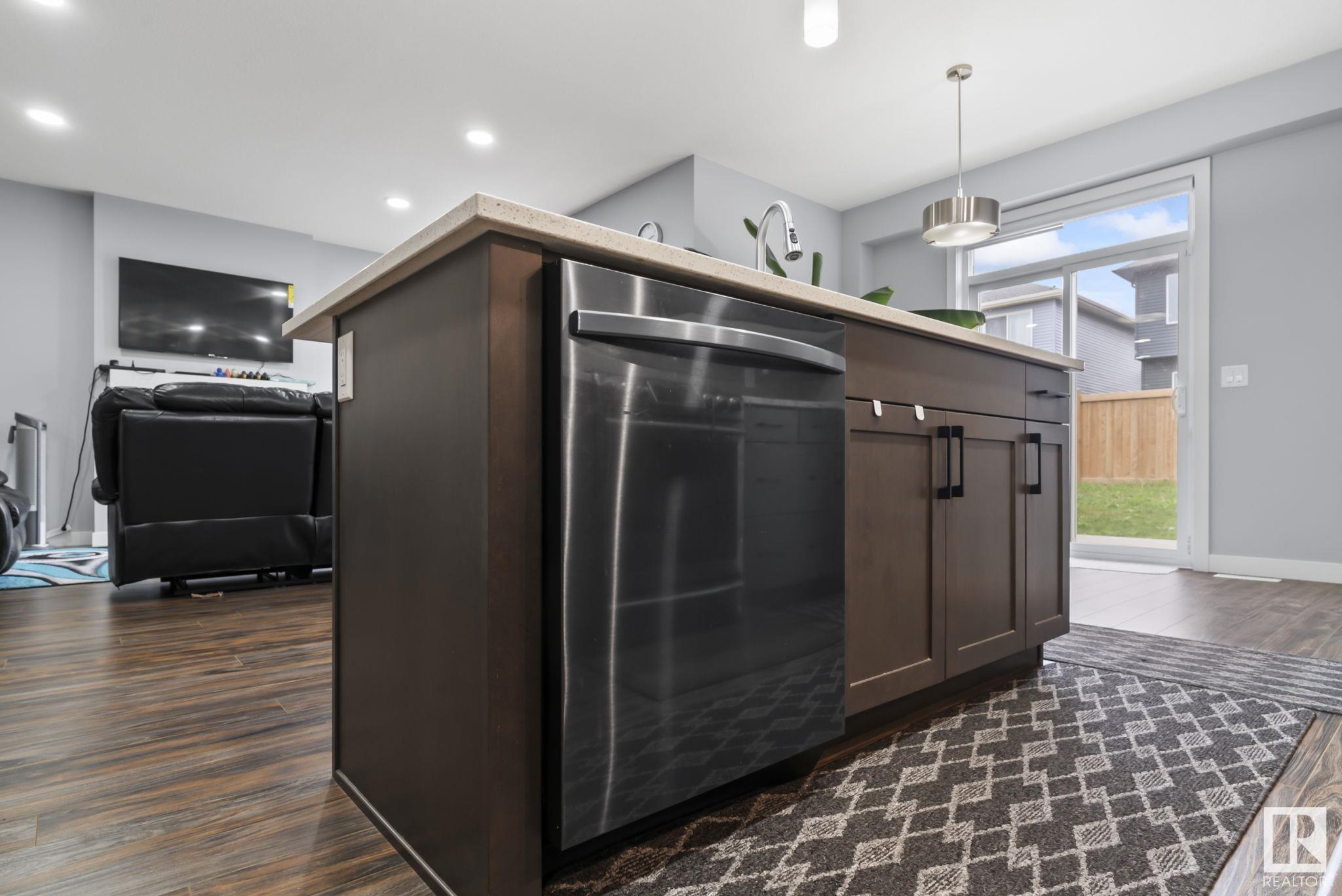      455 41 AV NW , Edmonton,  ,T6T 2G2 ;  Listing Number: MLS E4420481