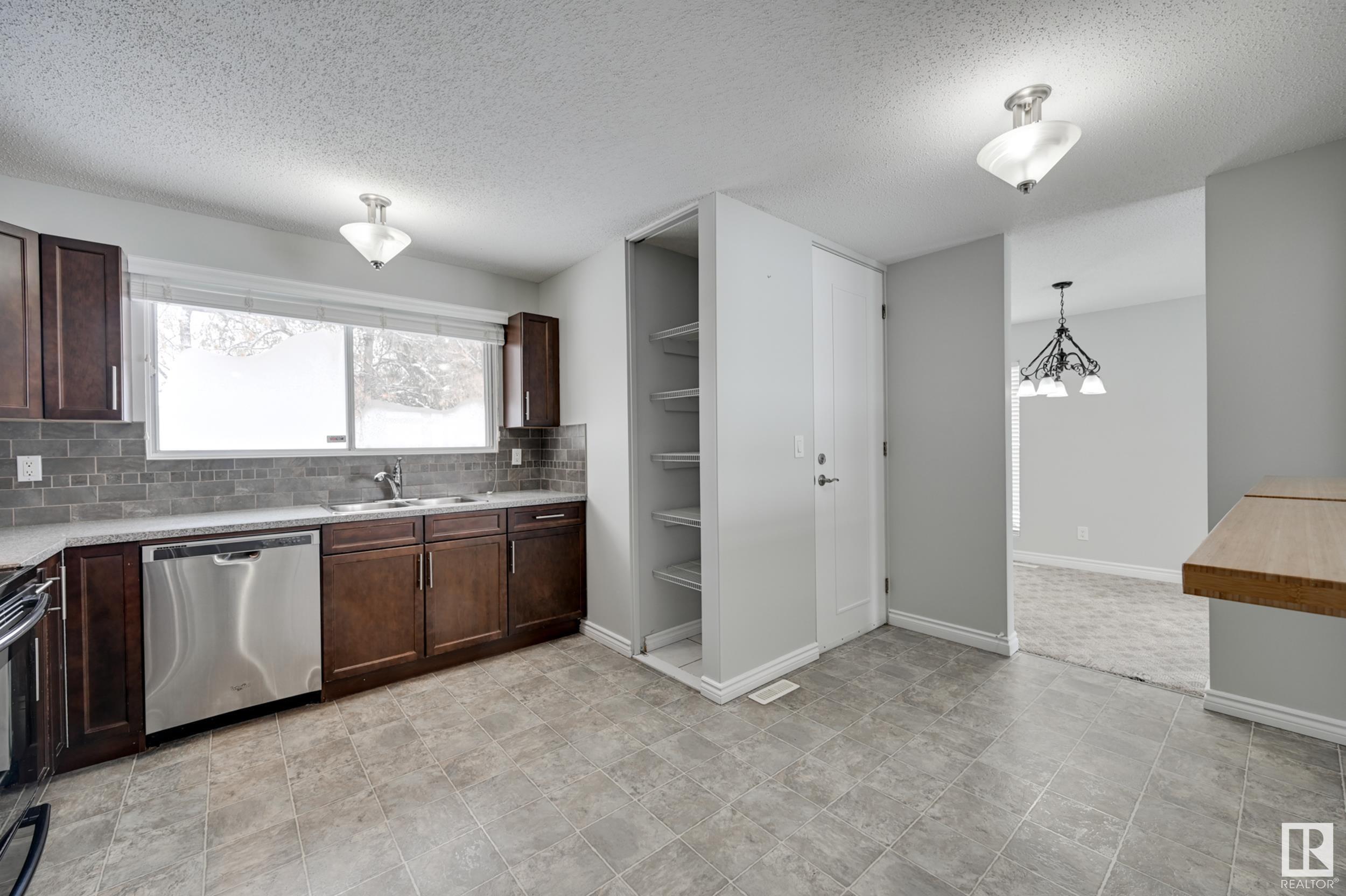      3660 73 ST NW , Edmonton,  ,T6K 0L7 ;  Listing Number: MLS E4420482
