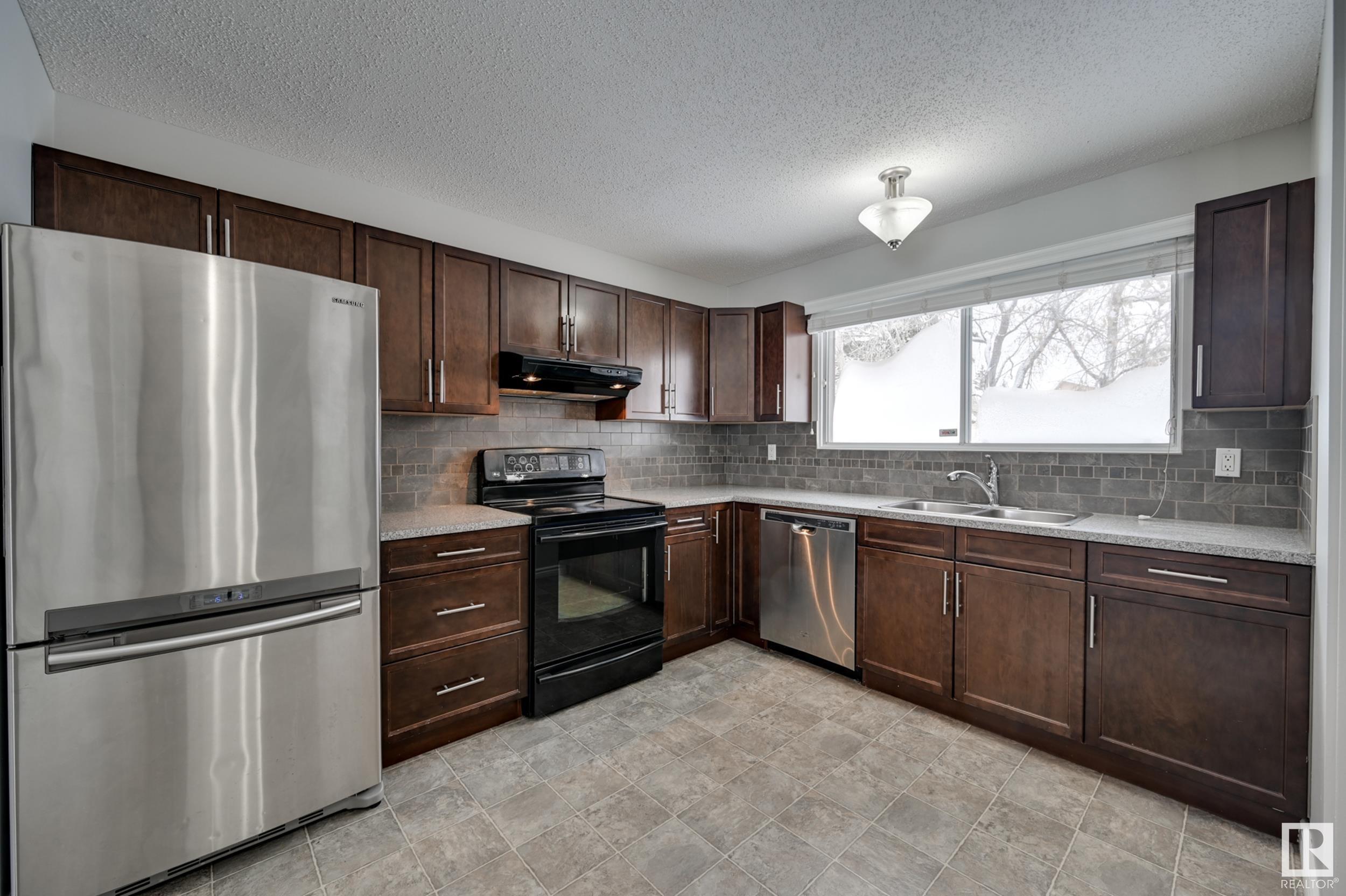      3660 73 ST NW , Edmonton,  ,T6K 0L7 ;  Listing Number: MLS E4420482