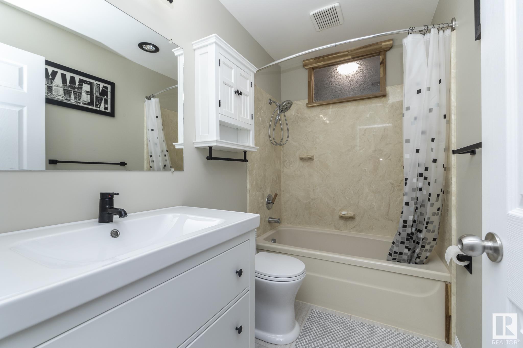      5204 43 AV , Leduc,  ,T9E 5A6 ;  Listing Number: MLS E4420490