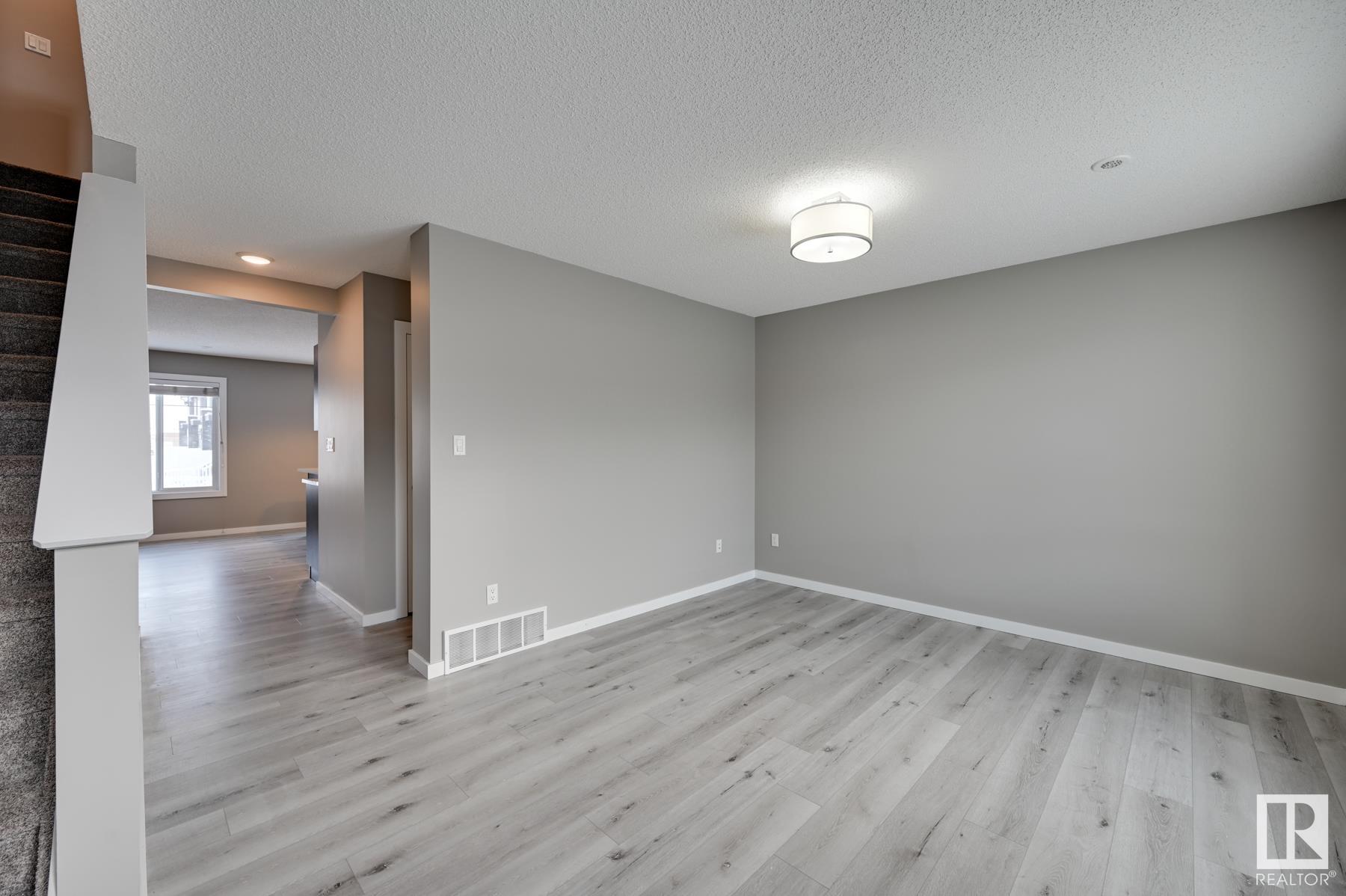      #4 2215 24 ST NW , Edmonton,  ,T6T 1A6 ;  Listing Number: MLS E4420502