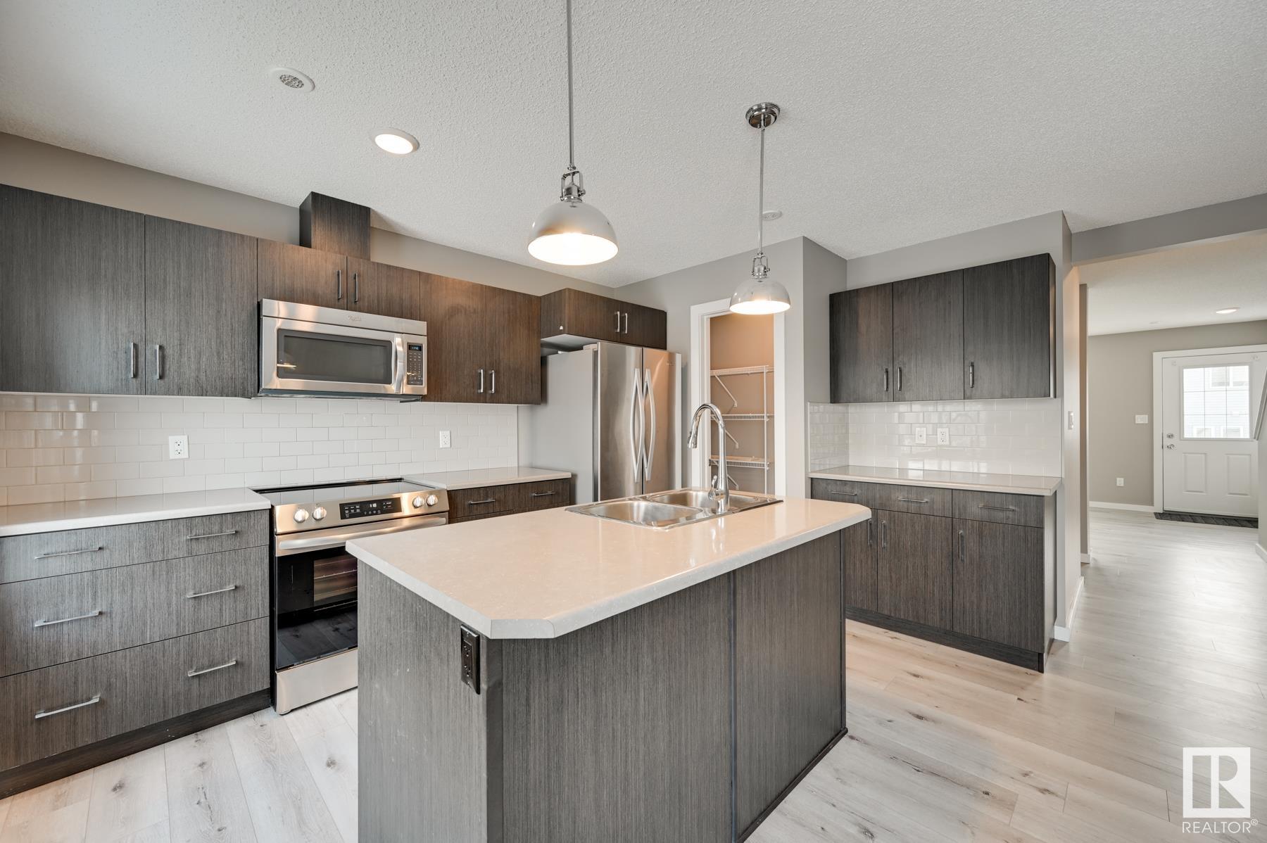      #4 2215 24 ST NW , Edmonton,  ,T6T 1A6 ;  Listing Number: MLS E4420502